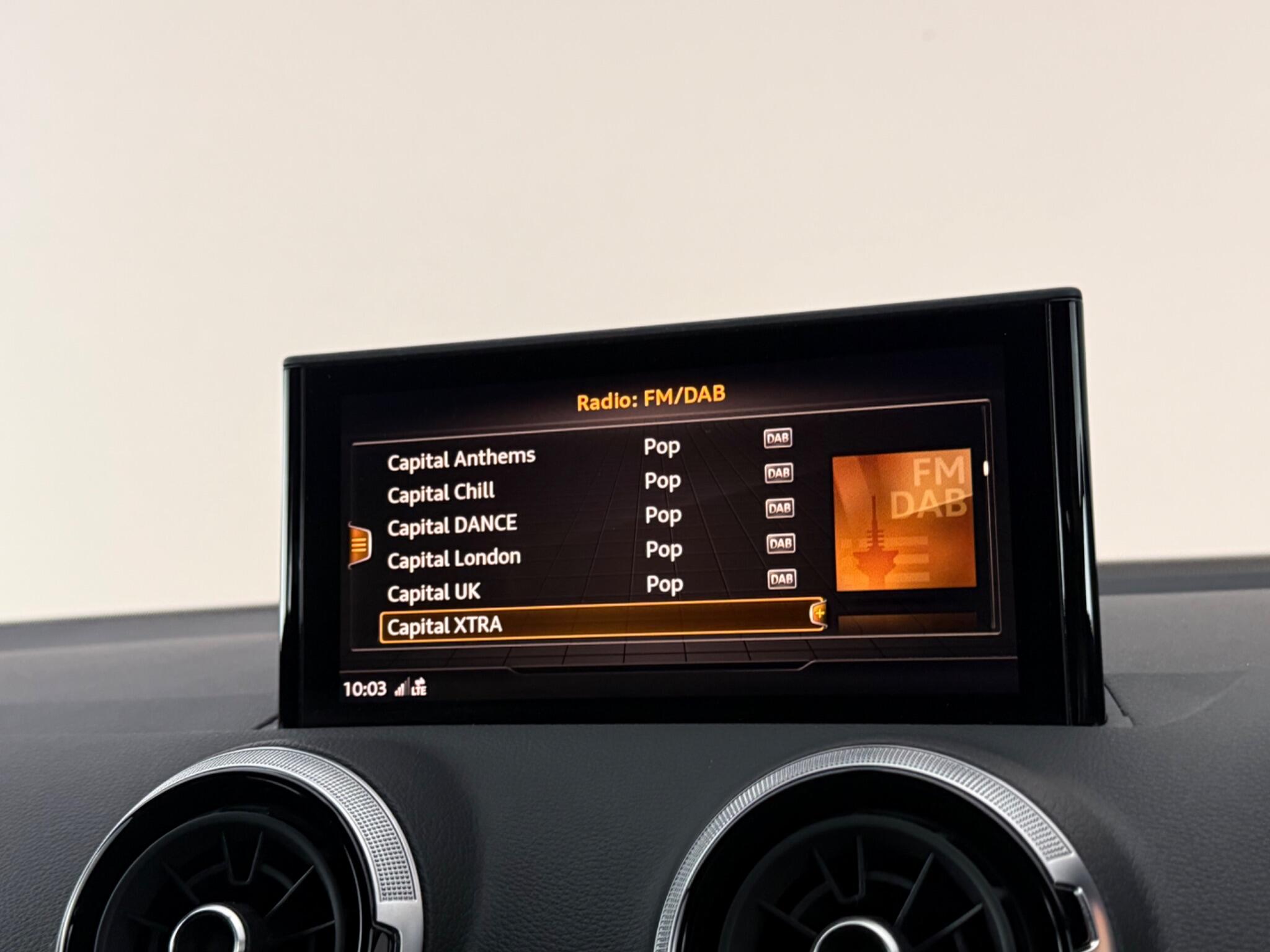 Audi Q2 view 29