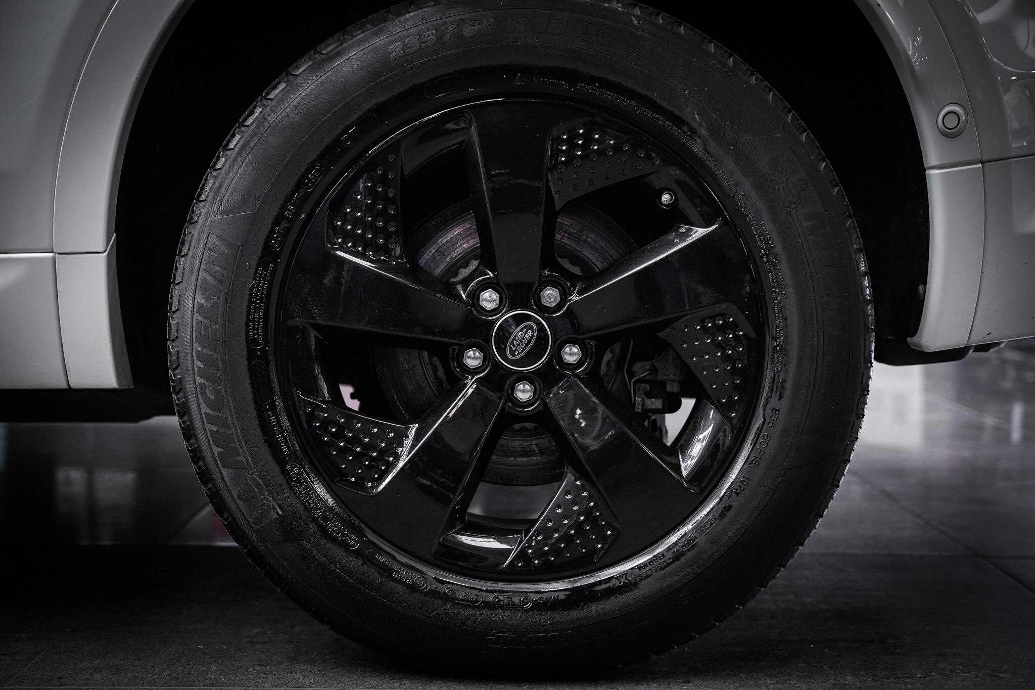 Land Rover Discovery Sport view 28