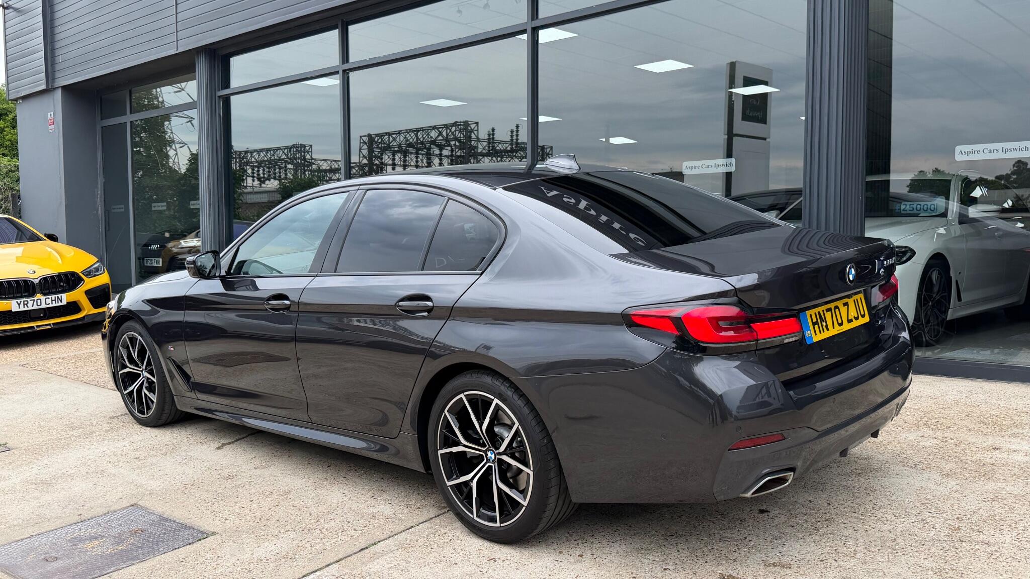 BMW 5 Series view 5