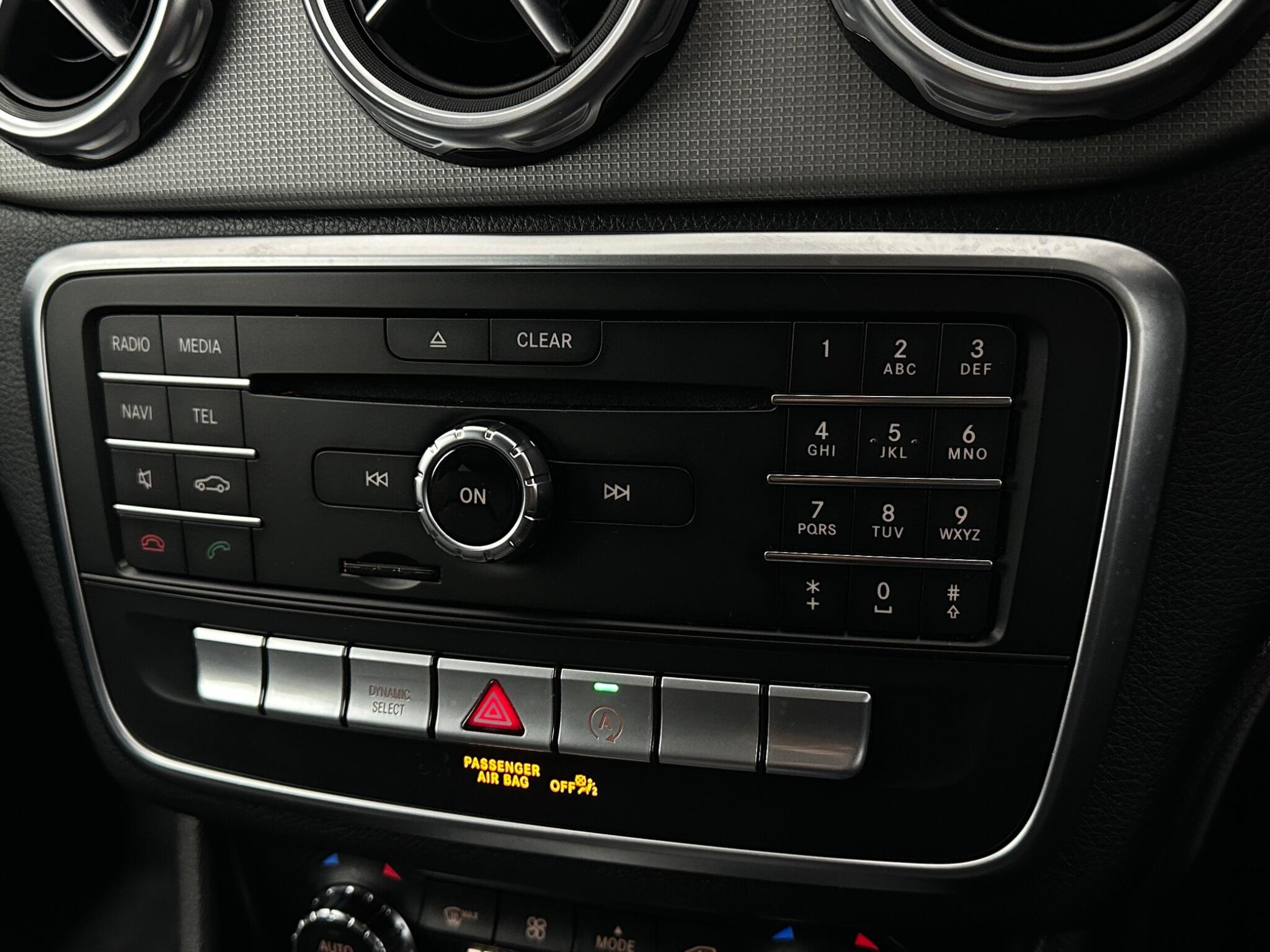 Mercedes-Benz Gla view 22