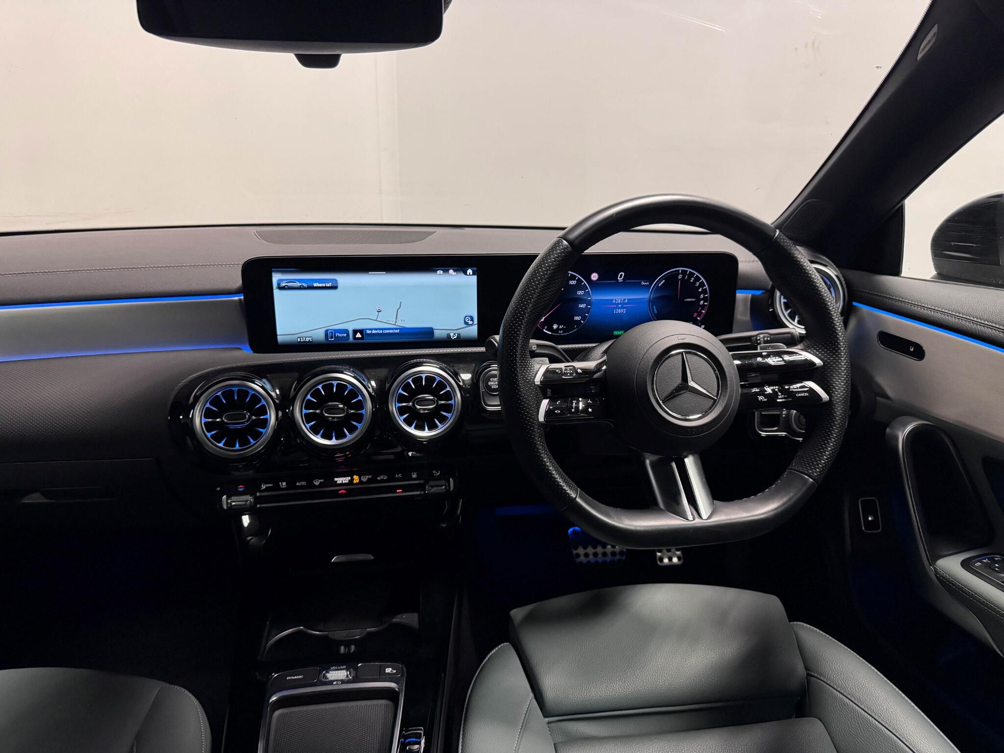 Mercedes-Benz Cla view 32