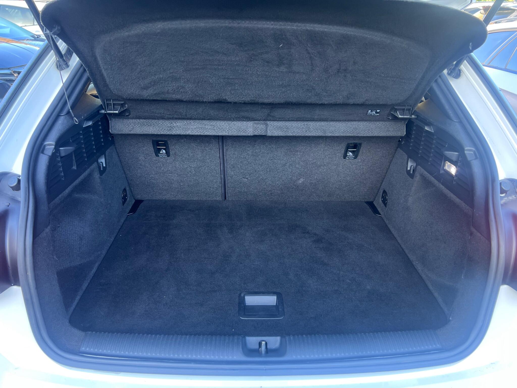 Audi Q2 view 38