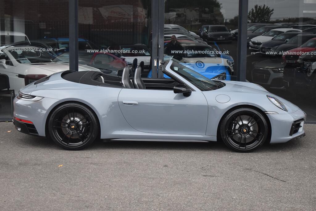 Porsche 911 view 13