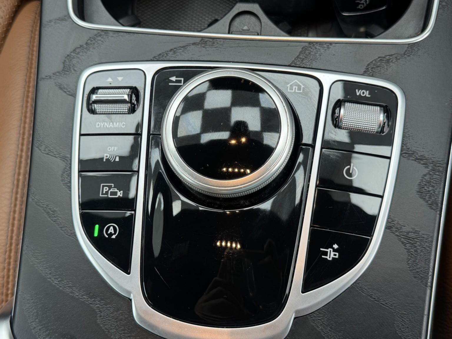 Mercedes-Benz C-Class view 43