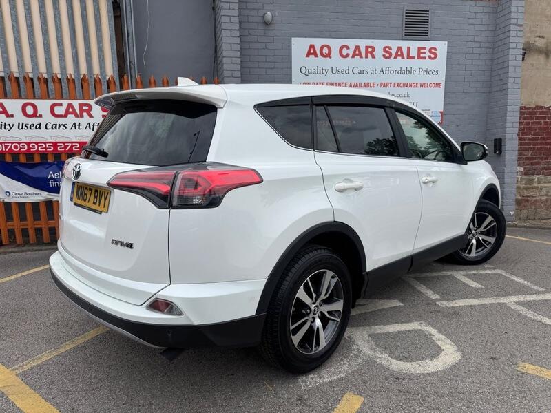 Toyota Rav4 view 7