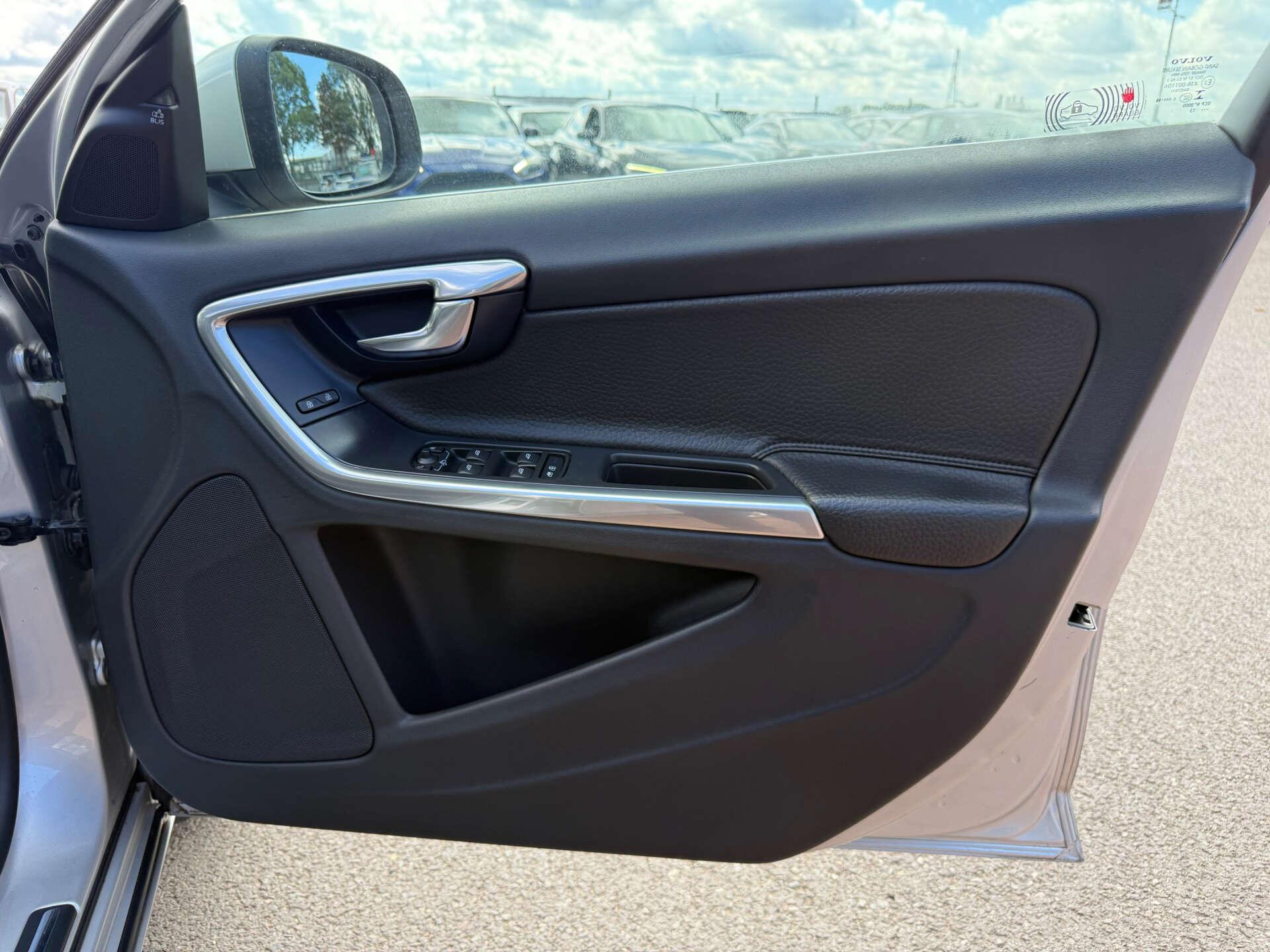 Volvo V60 view 35