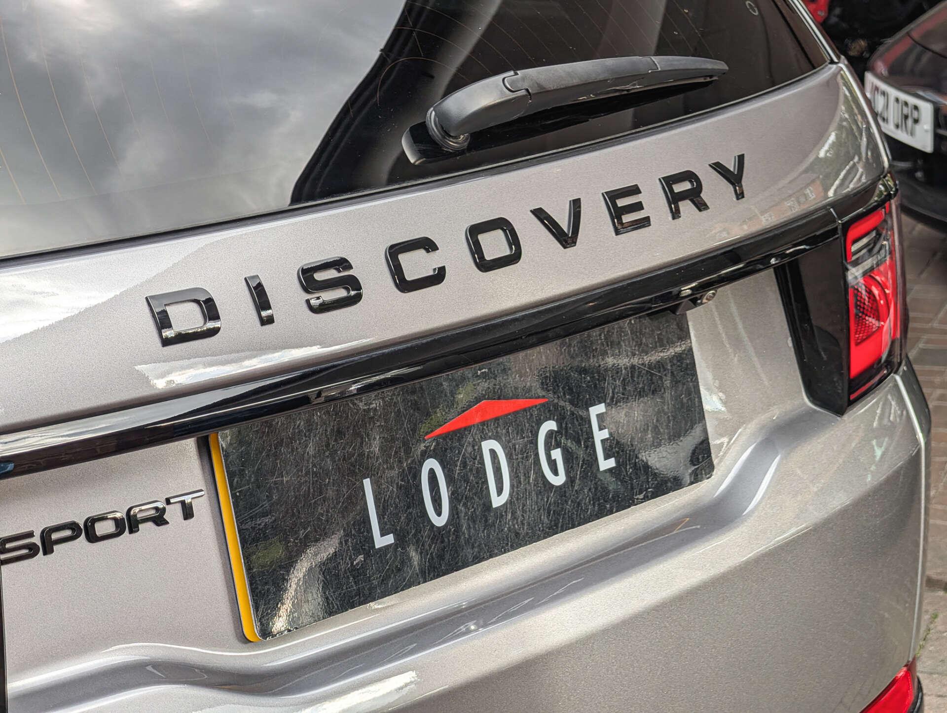 Land Rover Discovery Sport view 19
