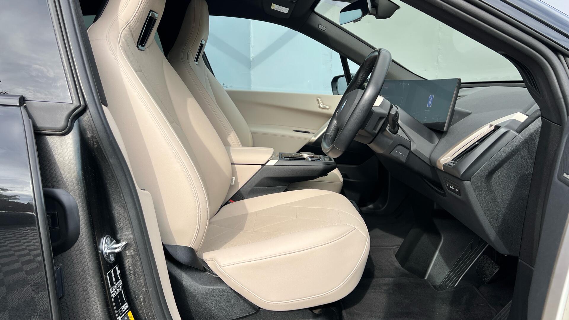 BMW Ix view 11