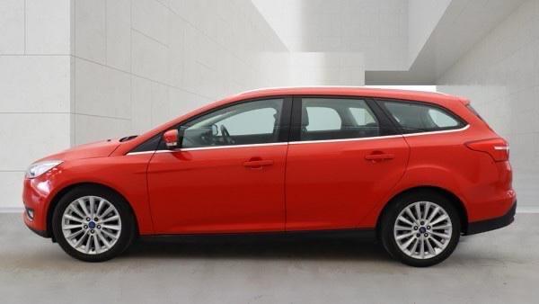 Ford Focus view 9