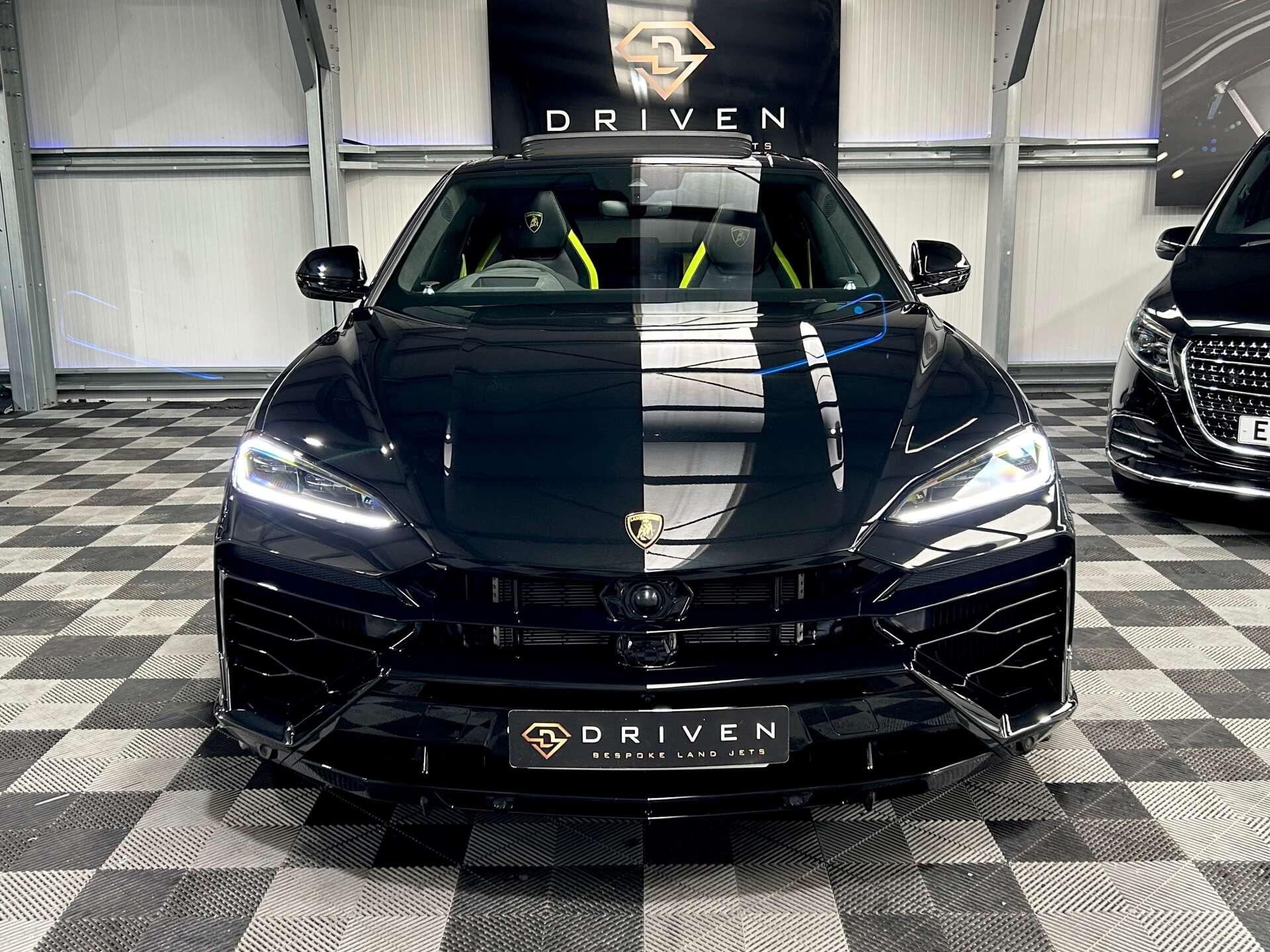 Lamborghini Urus view 10