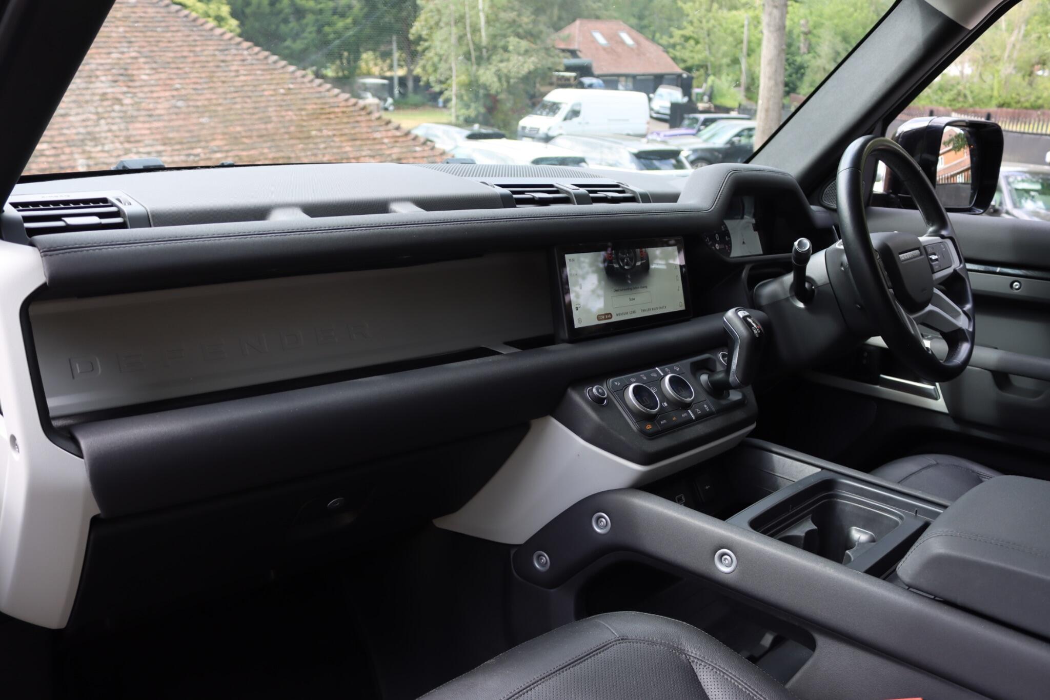 Land Rover Defender view 3