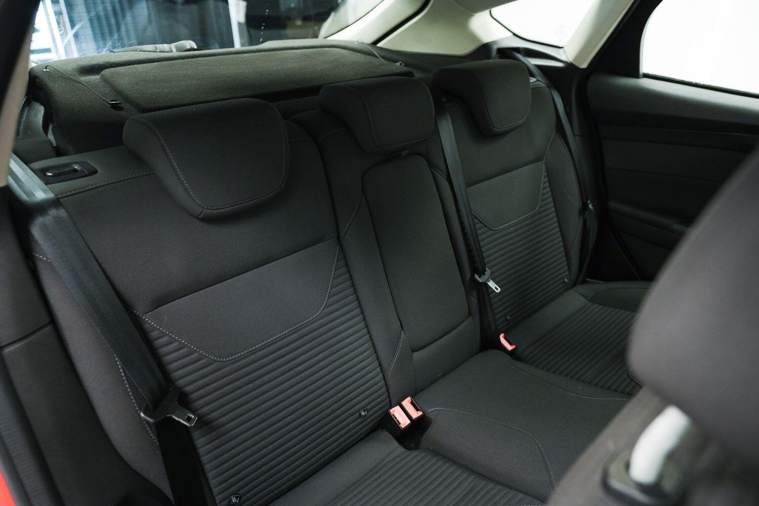 Ford Focus view 13