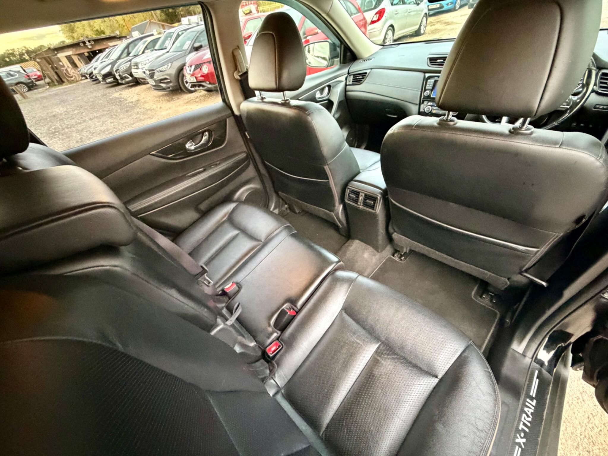 Nissan X-Trail view 35