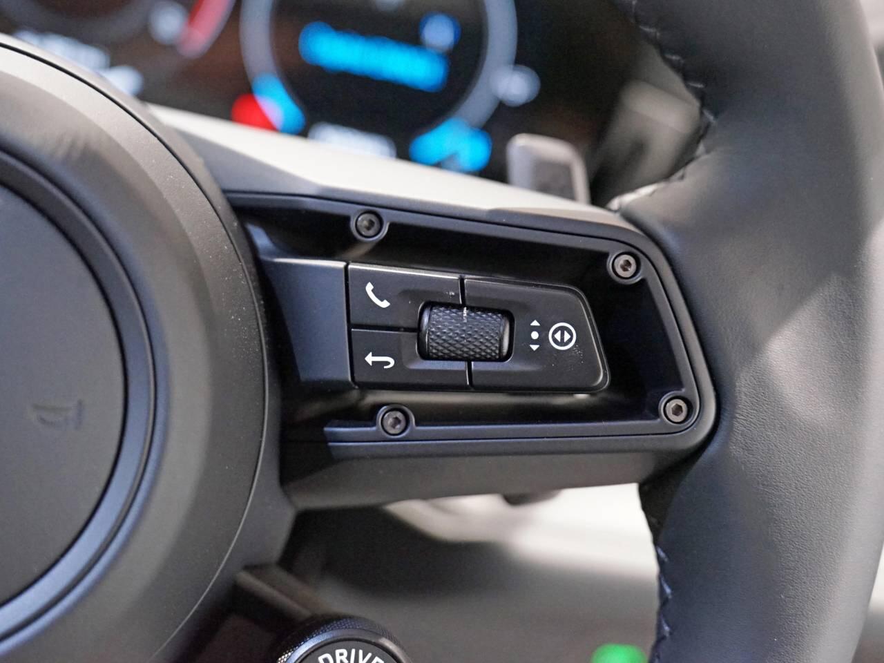 Porsche Cayenne view 32