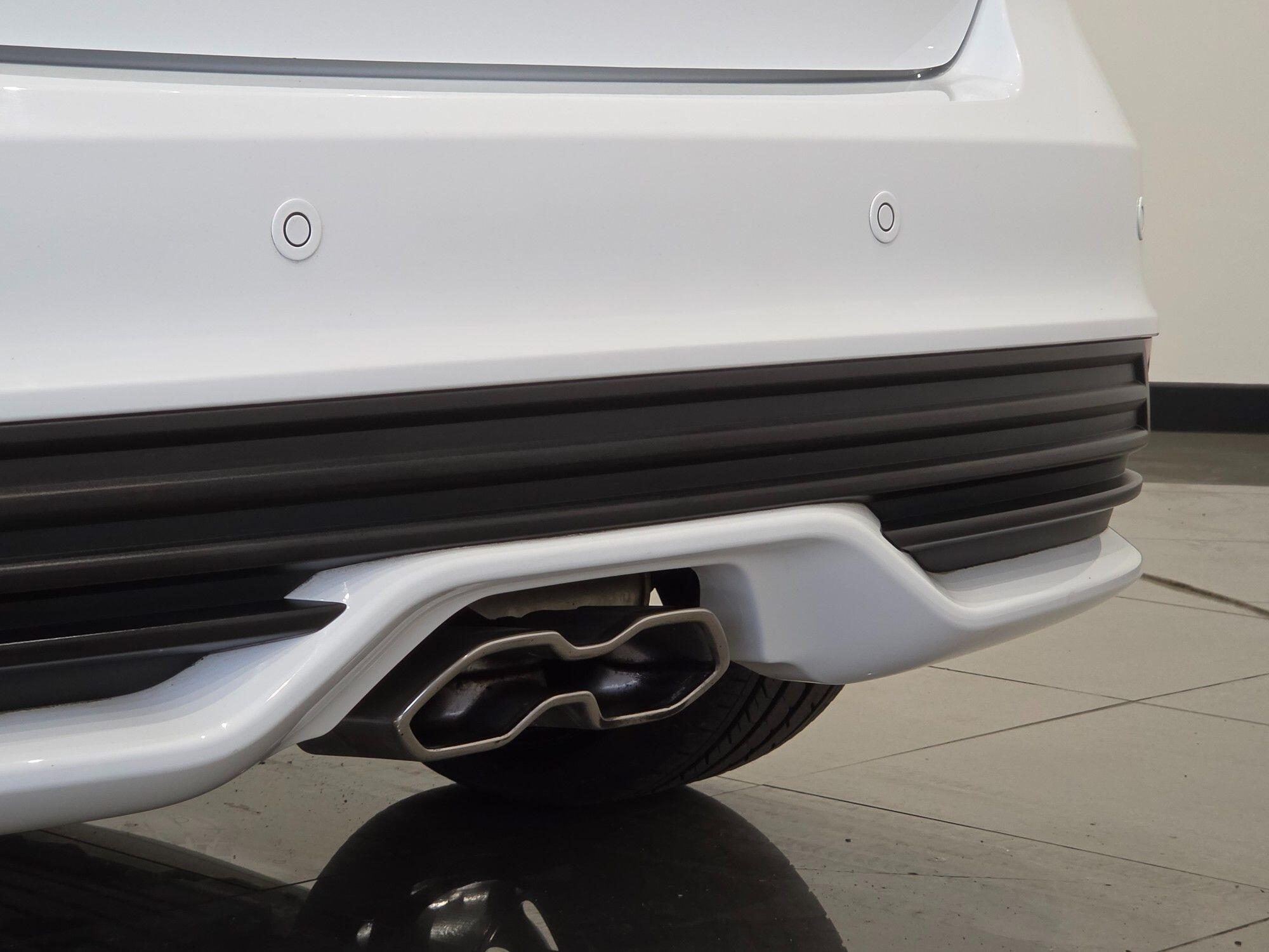 Ford Focus view 16