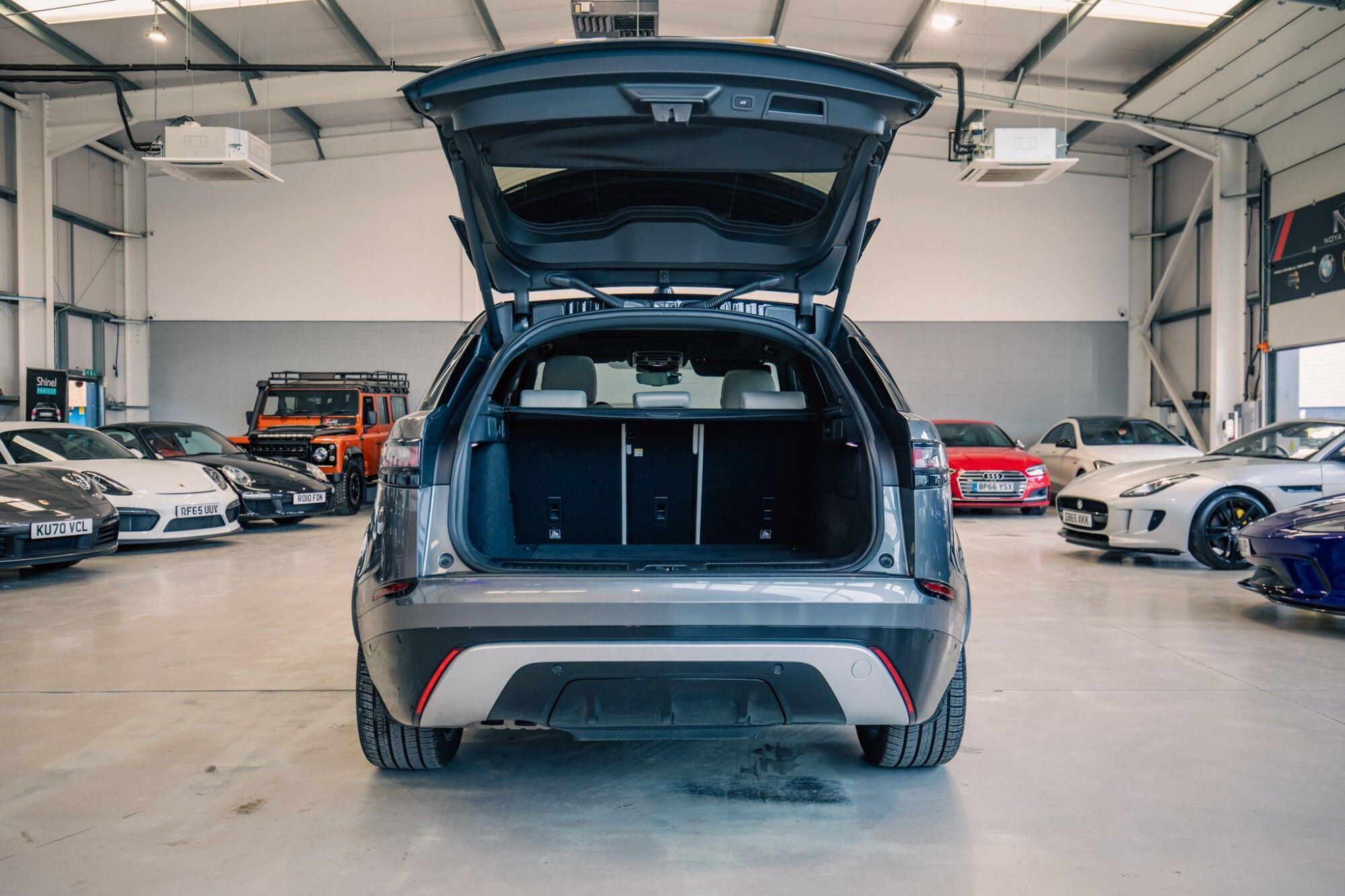 Land Rover Range Rover Velar view 31
