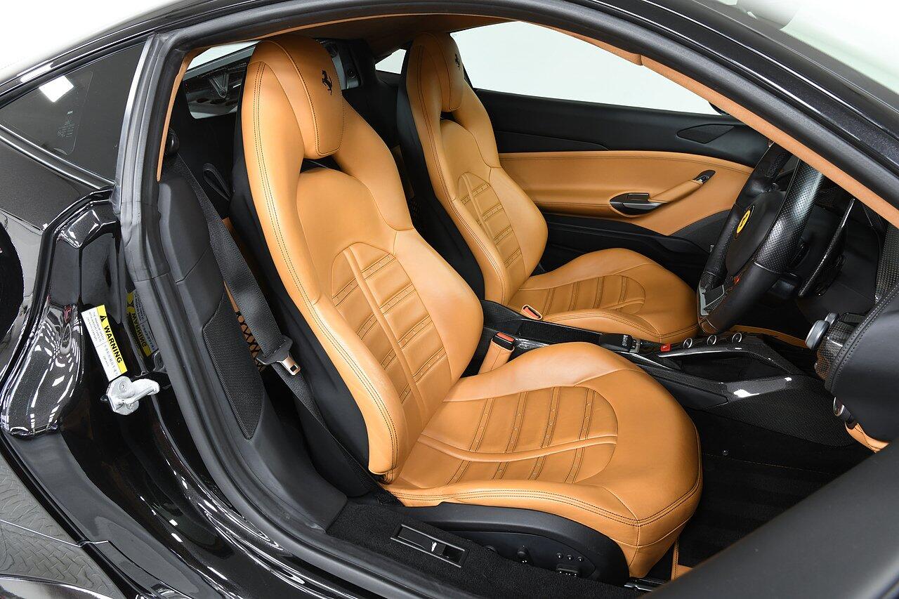 Ferrari 488 view 7