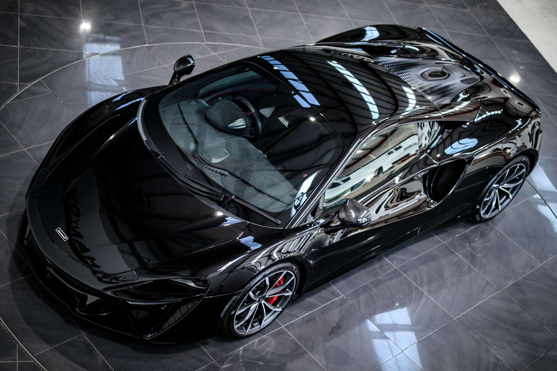 McLaren Artura view 8