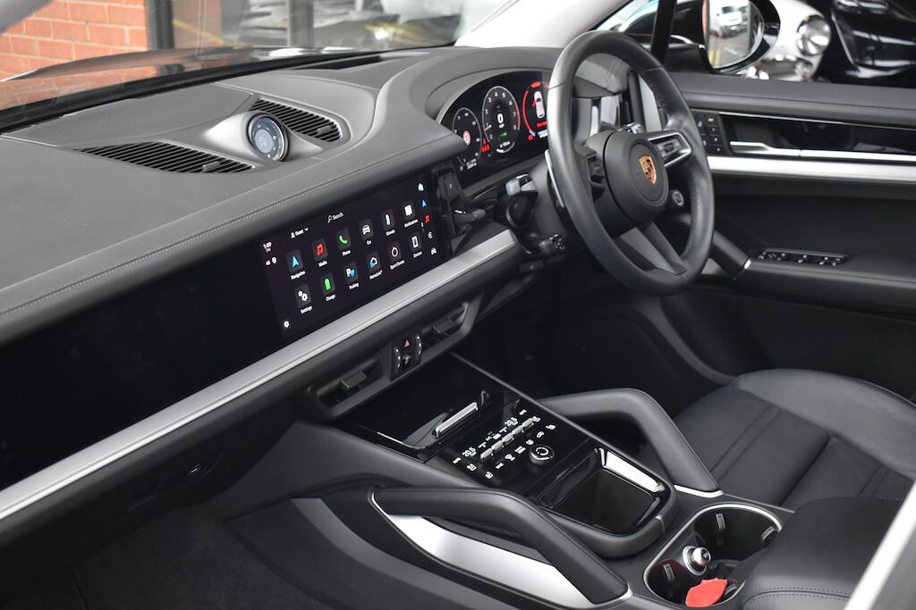 Porsche Cayenne view 51