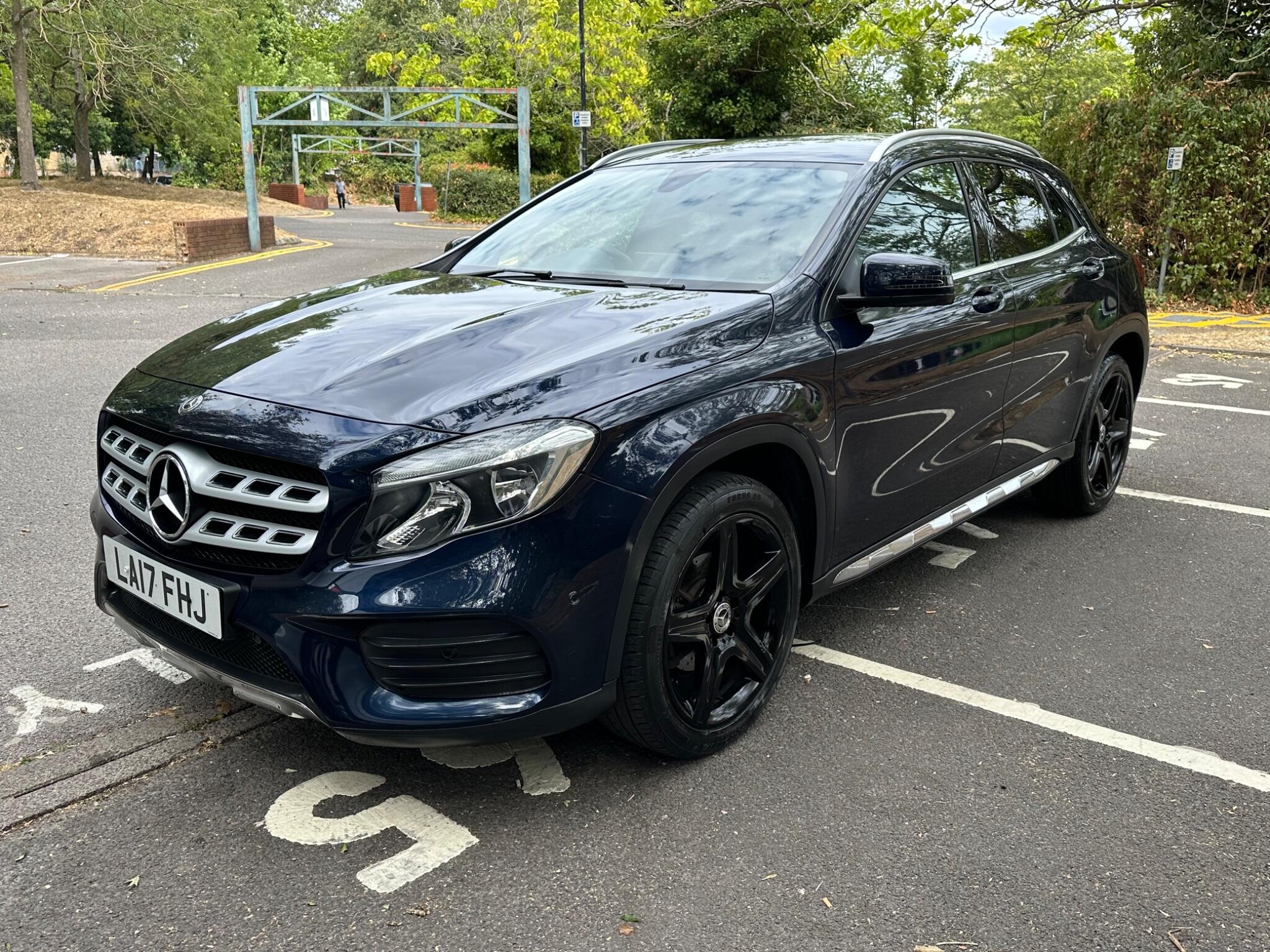 Mercedes-Benz Gla view 8