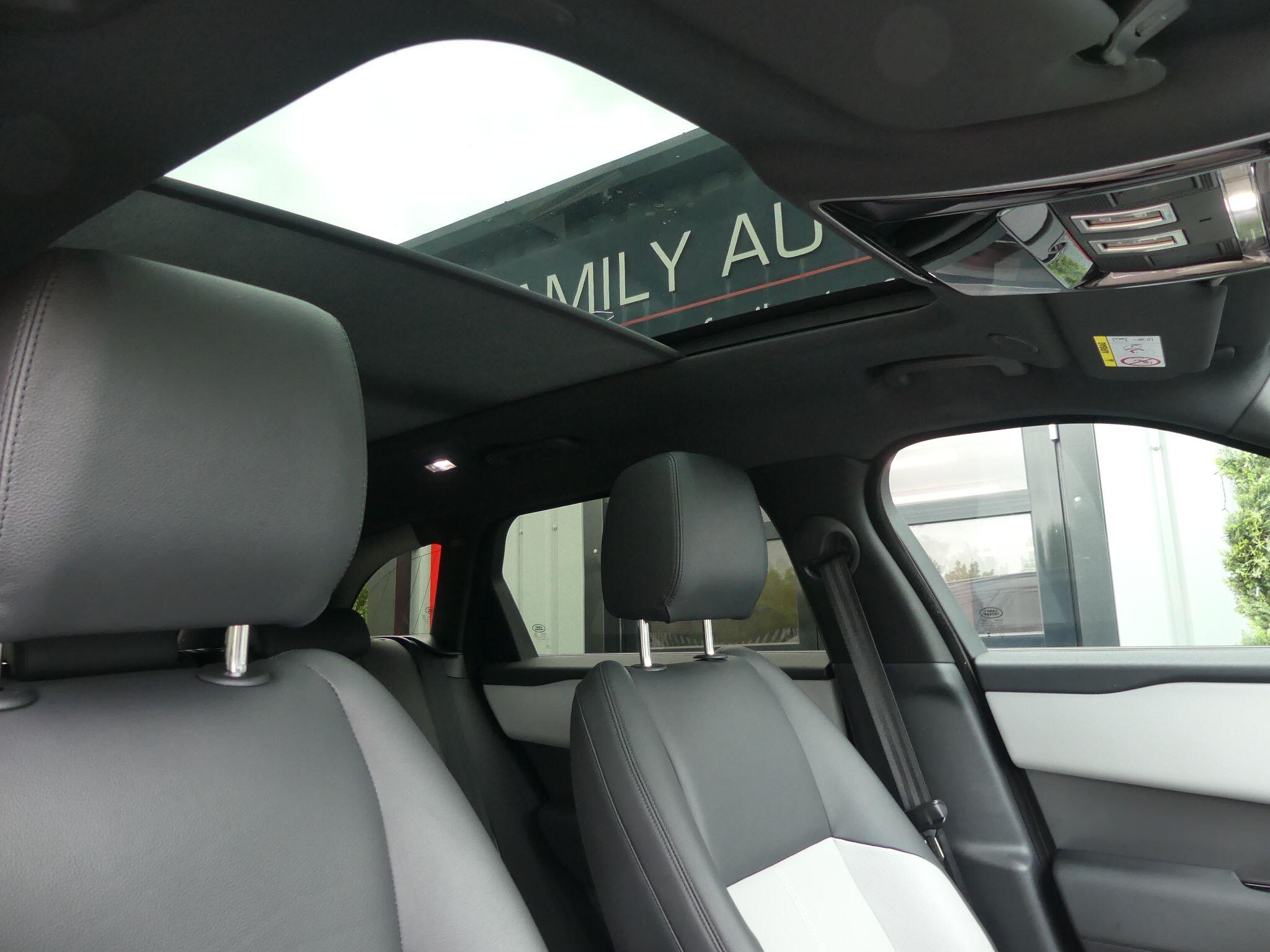 Land Rover Range Rover Velar view 2