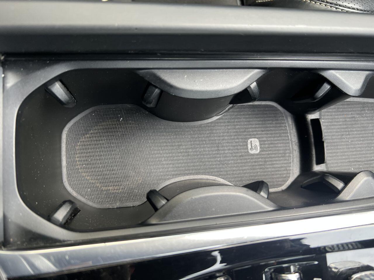 Volvo XC60 view 33