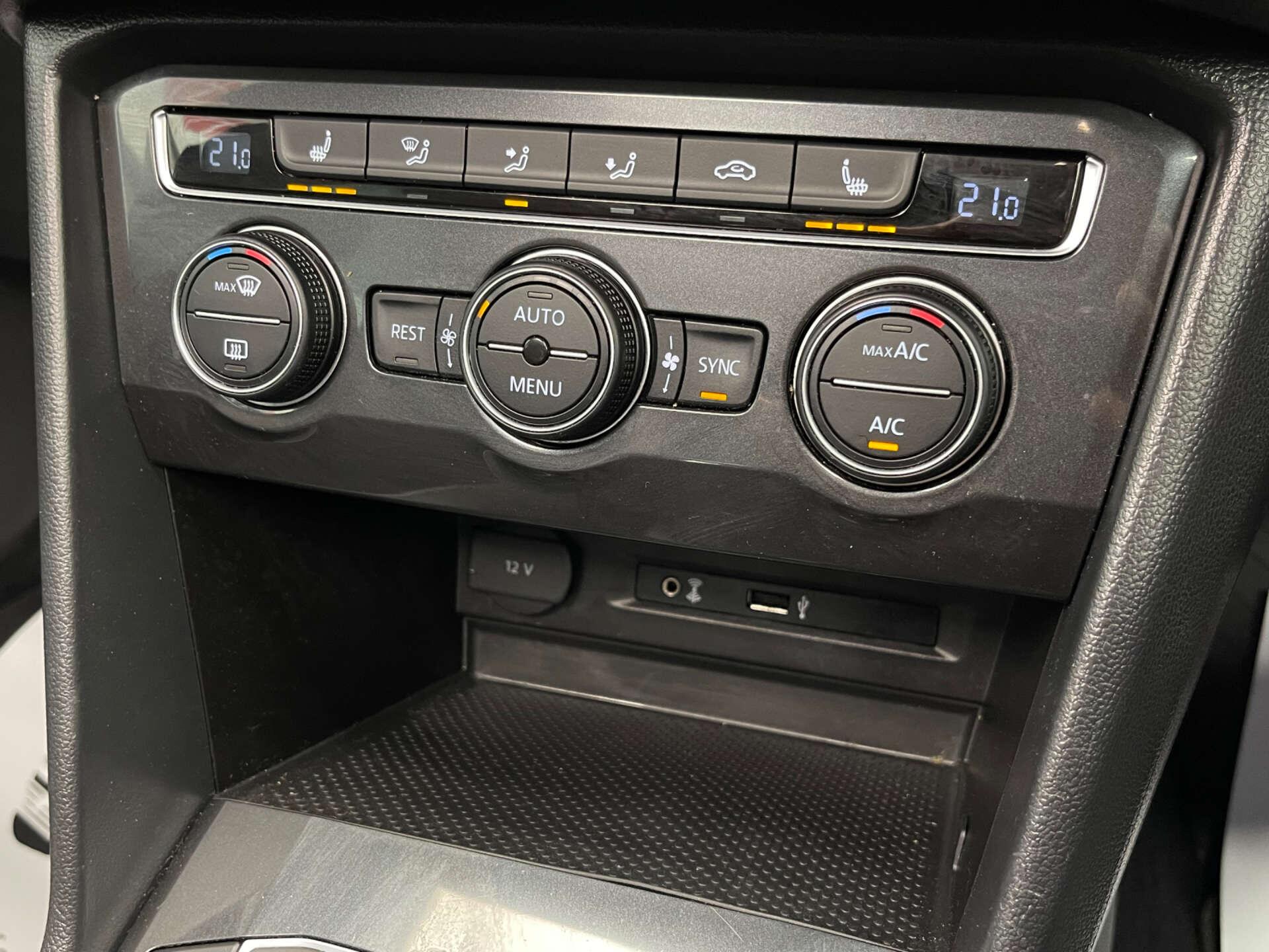 Volkswagen Tiguan view 24