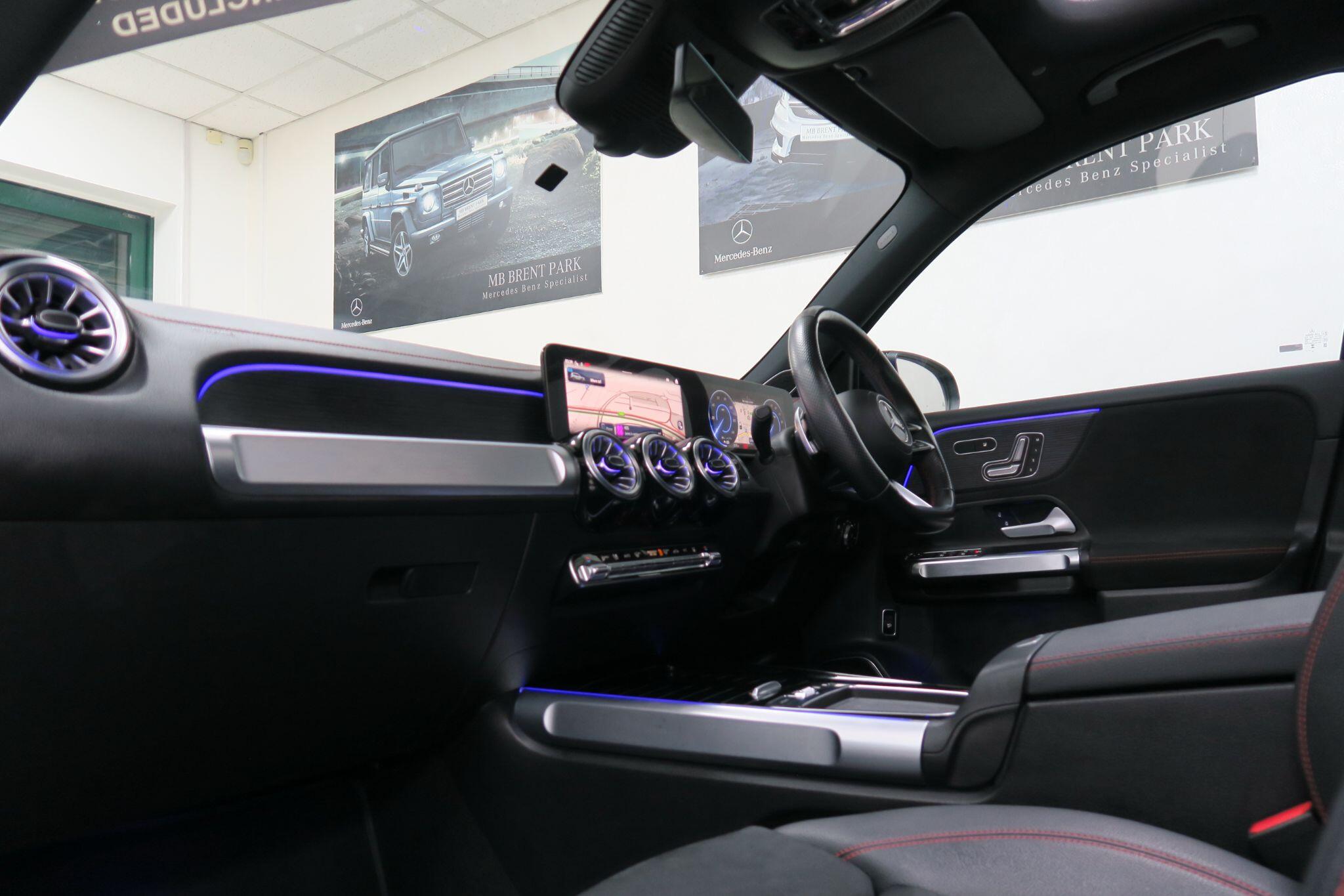 Mercedes-Benz EQB view 6