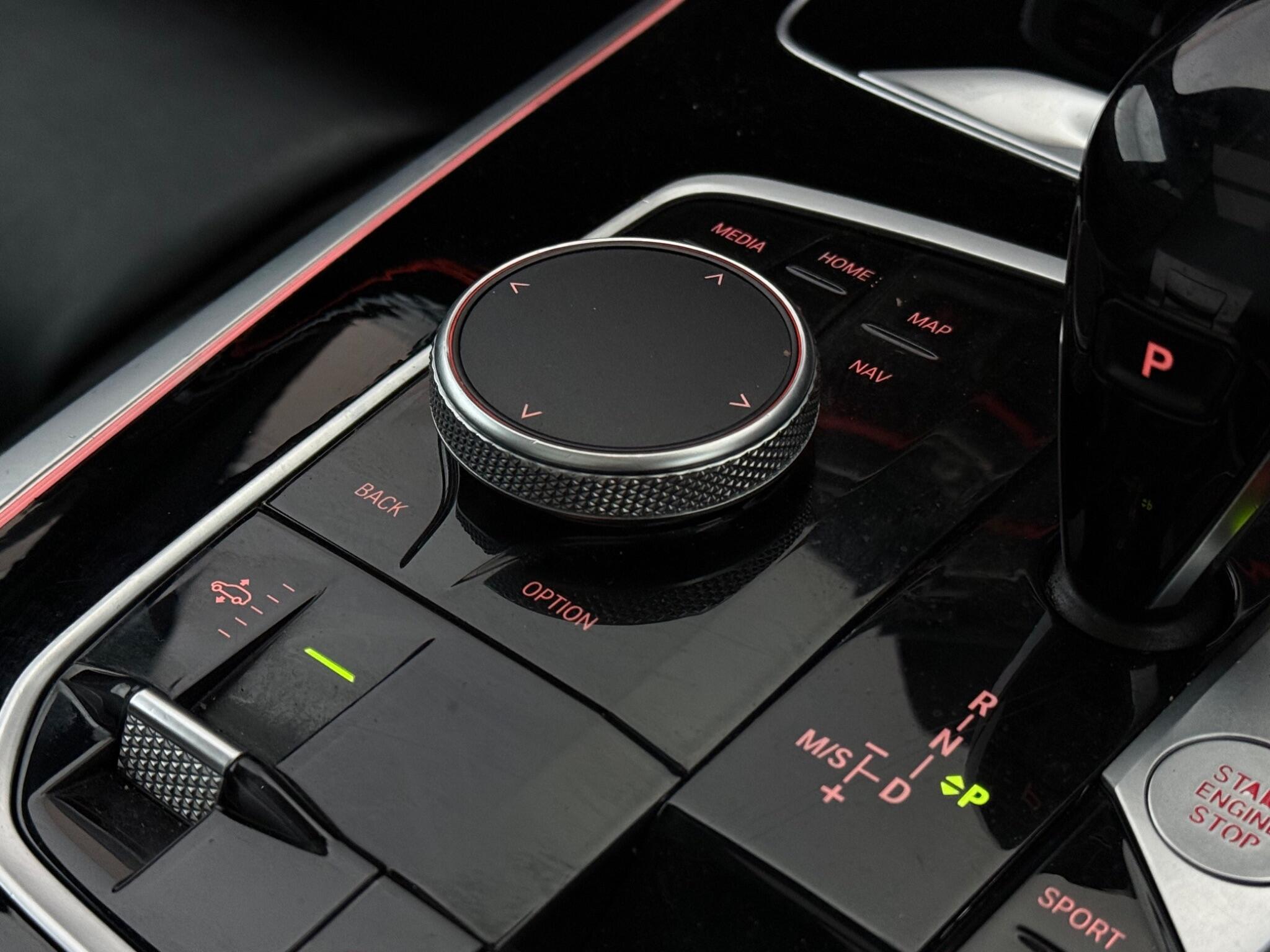 BMW X7 view 26