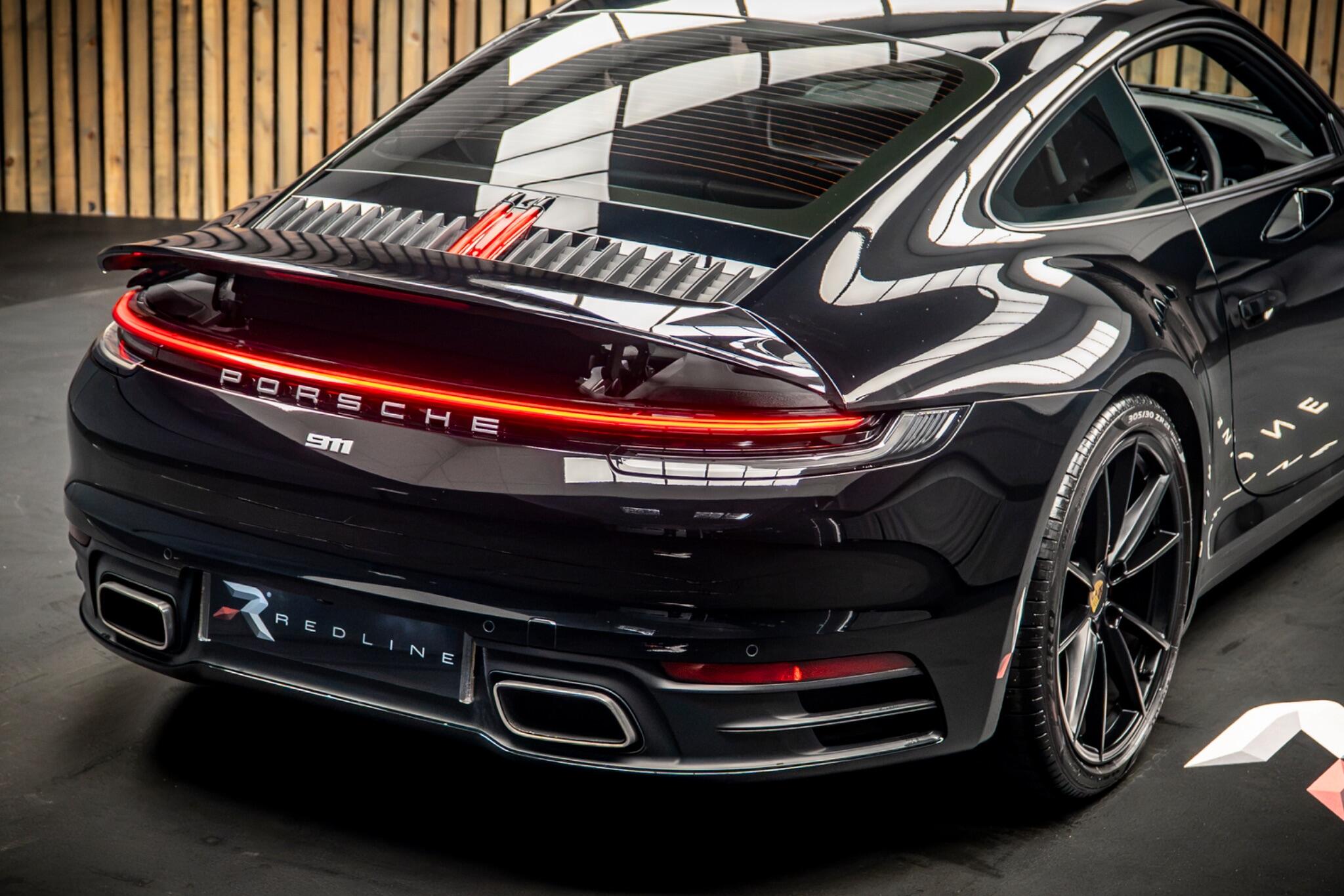 Porsche 911 view 22