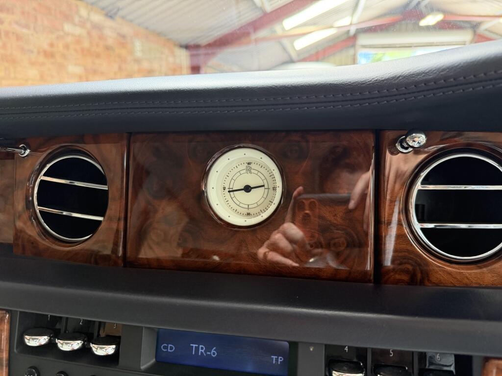 Rolls-Royce Phantom view 20