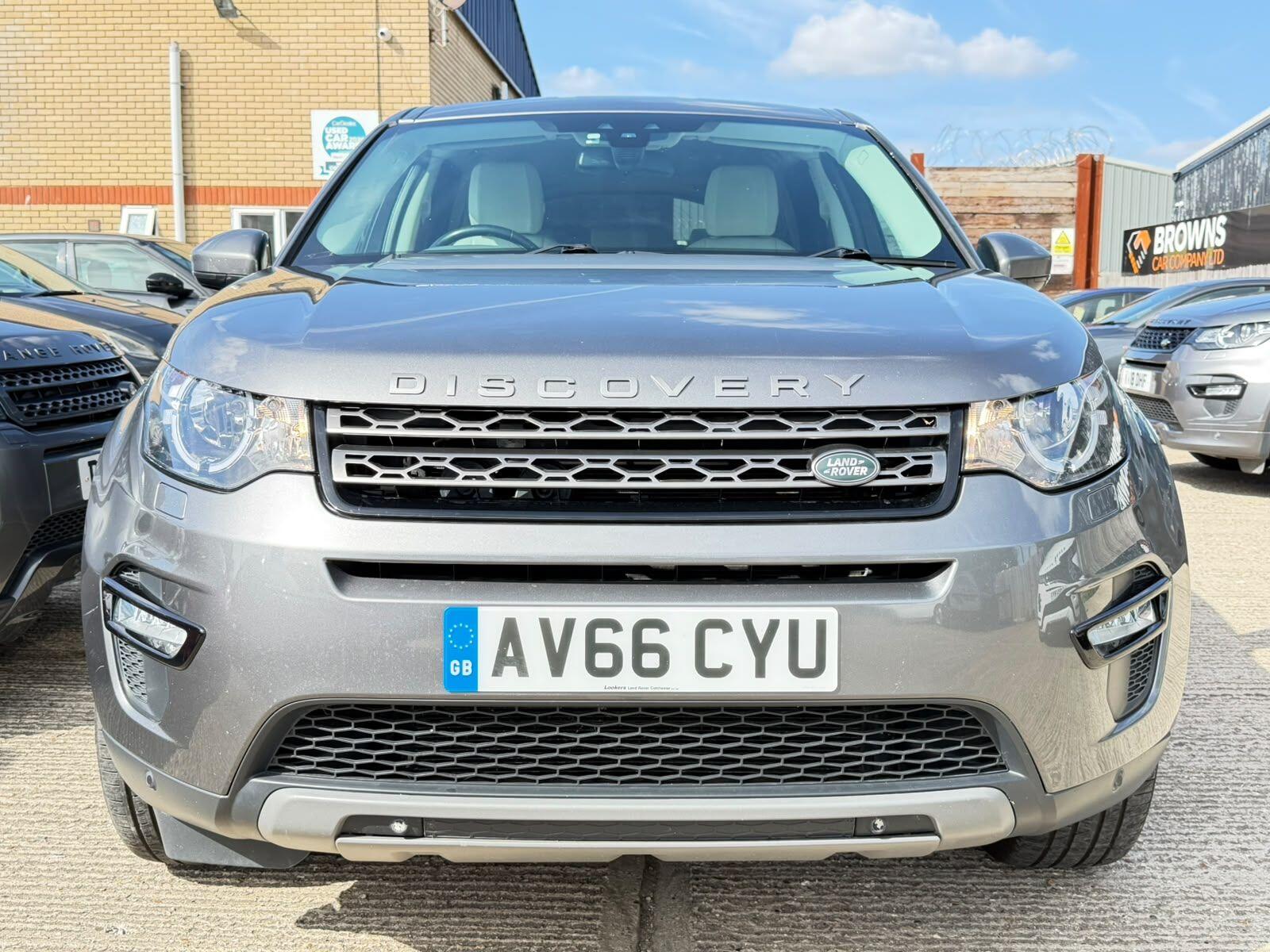 Land Rover Discovery Sport view 2