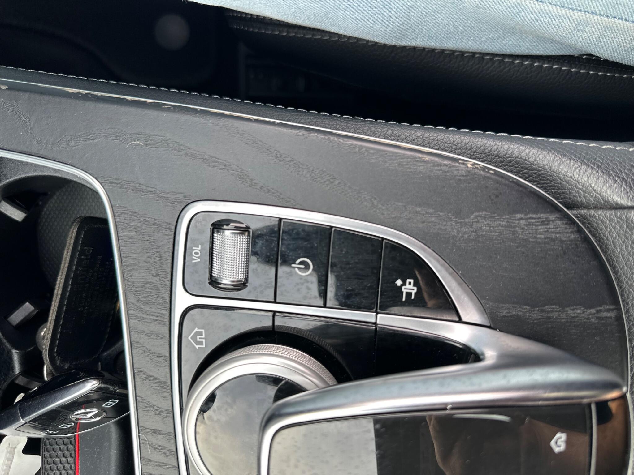 Mercedes-Benz E-Class view 18