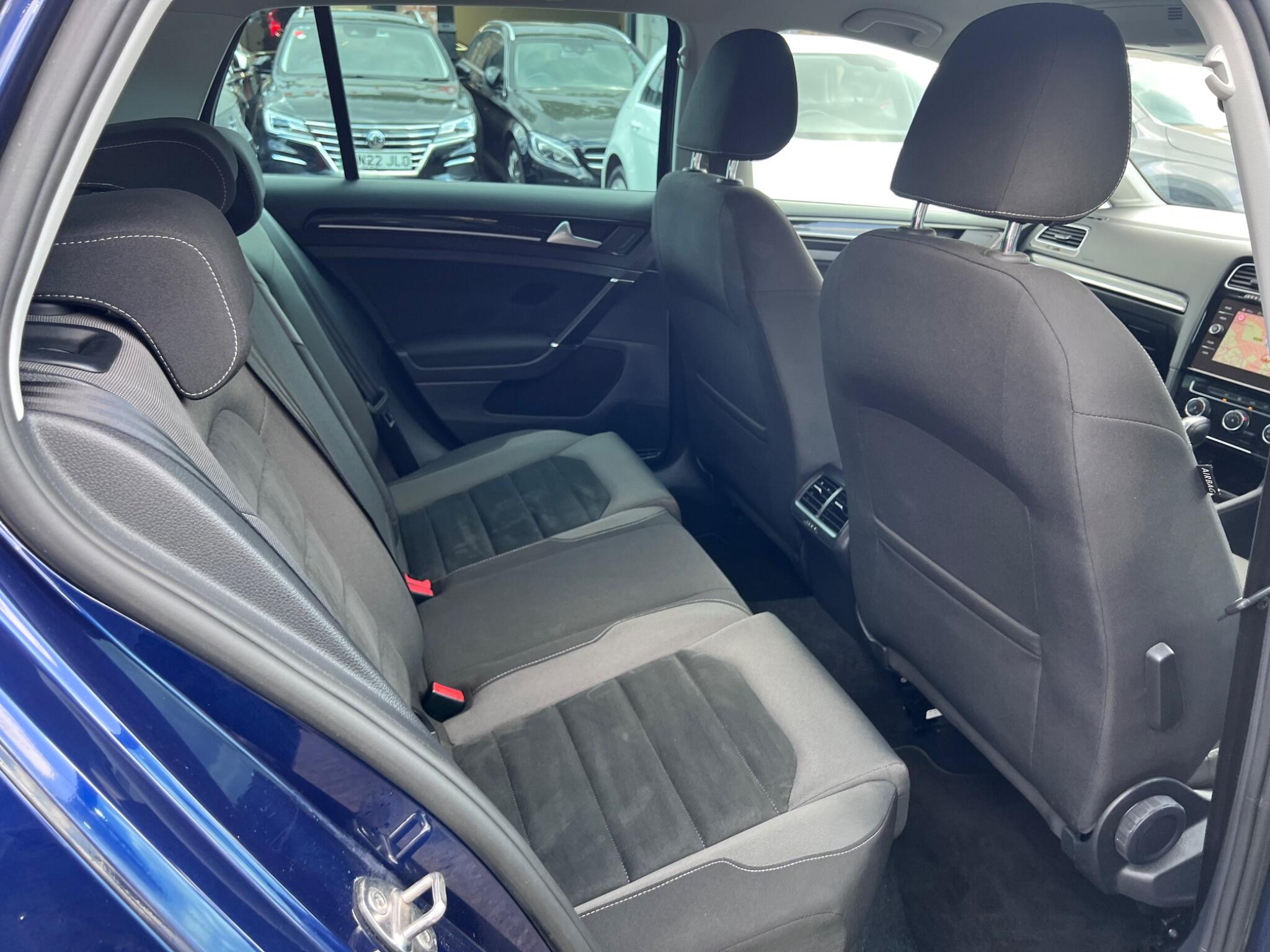 Volkswagen Golf view 32