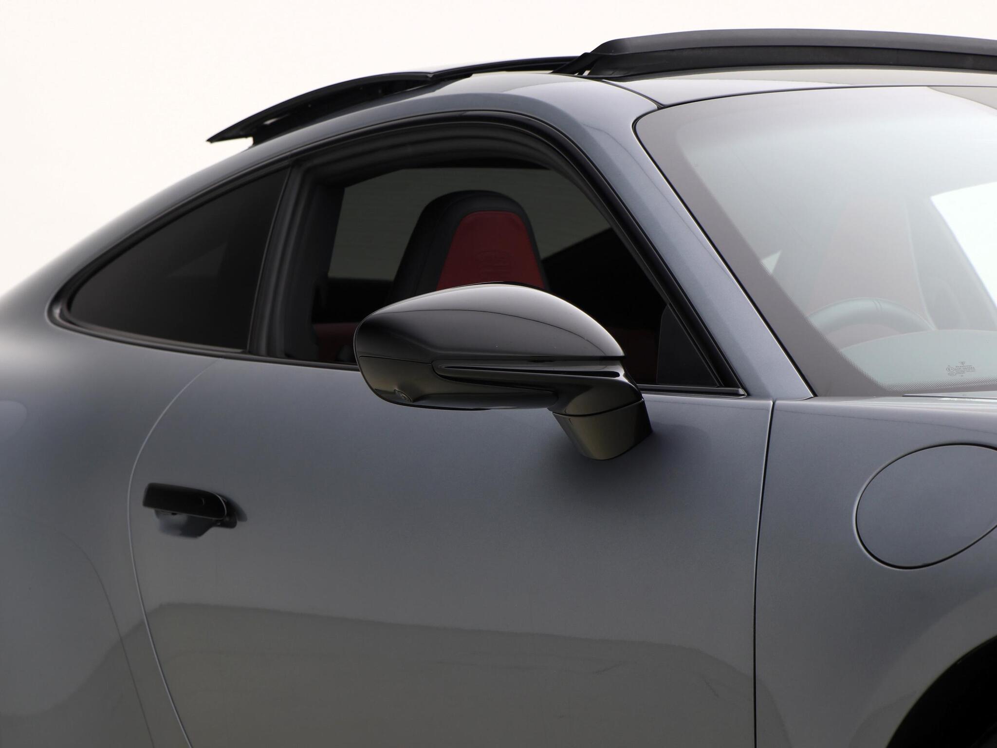 Porsche 911 view 12