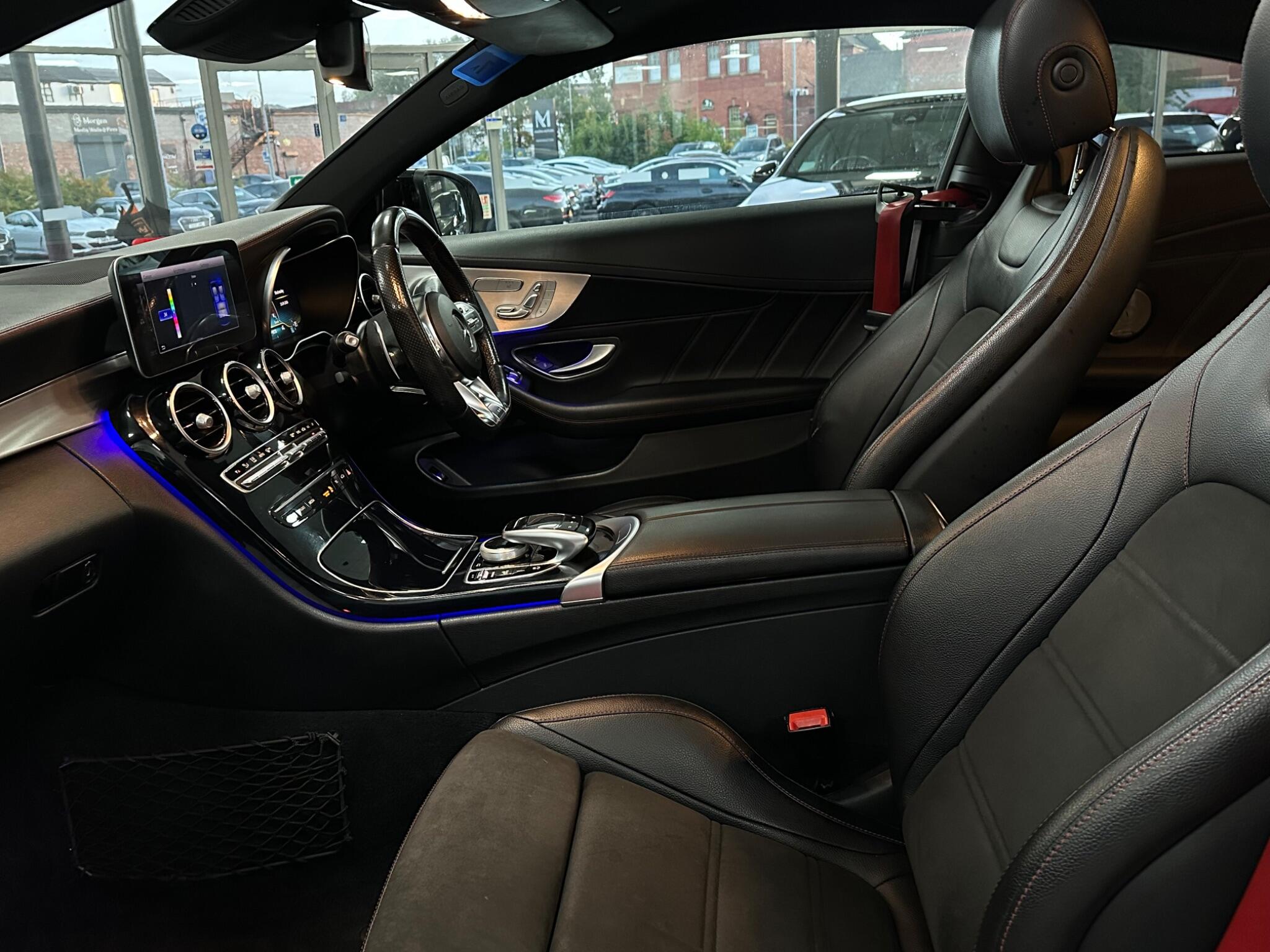 Mercedes-Benz C-Class view 38