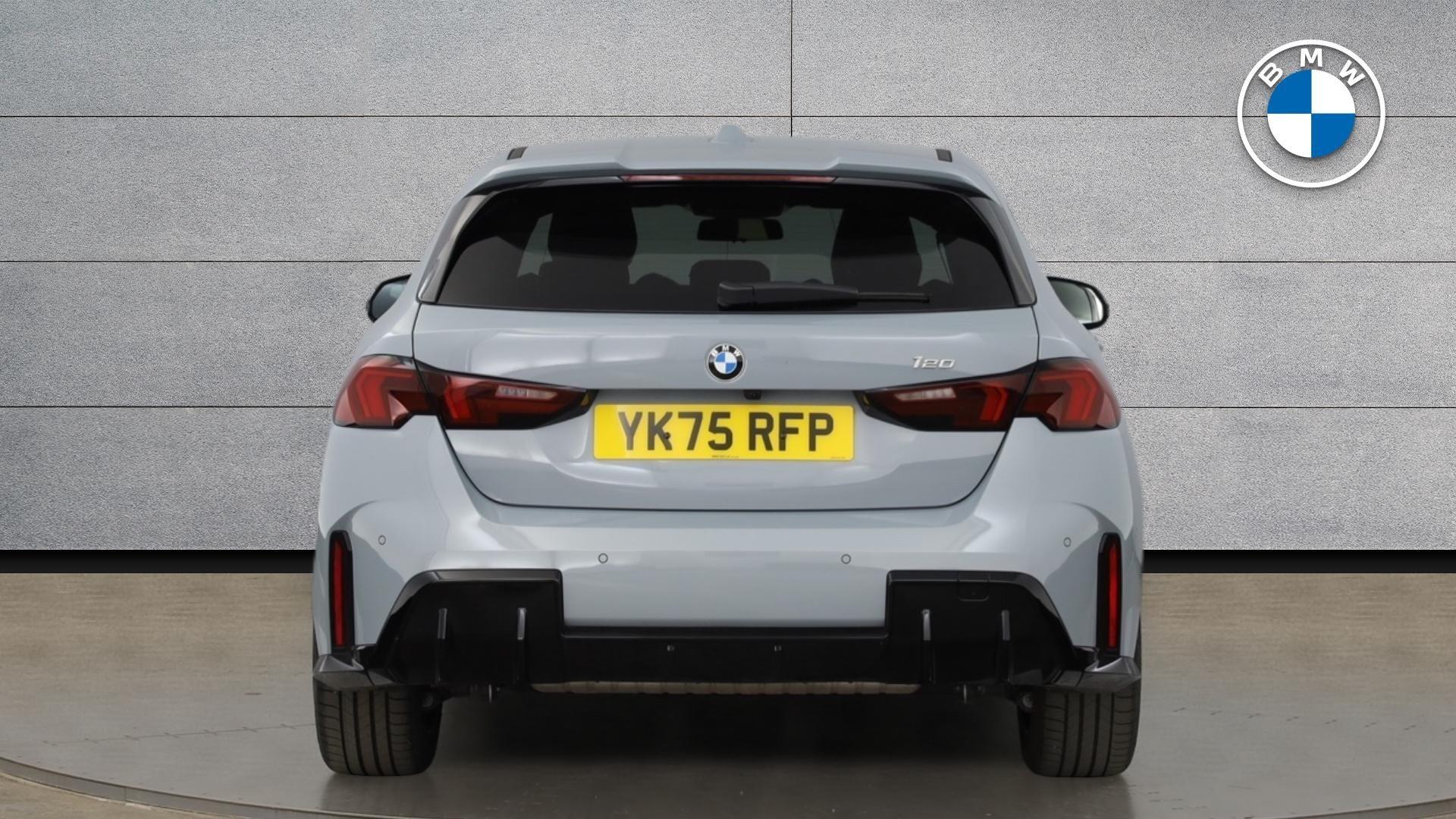 BMW 1 Series view 5