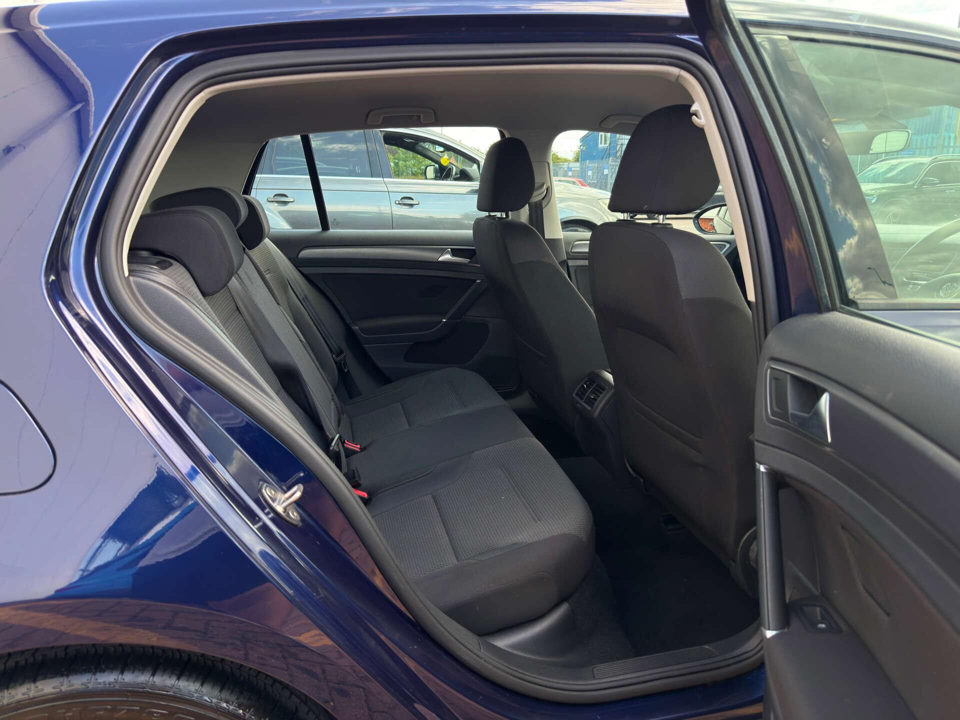 Volkswagen Golf view 24