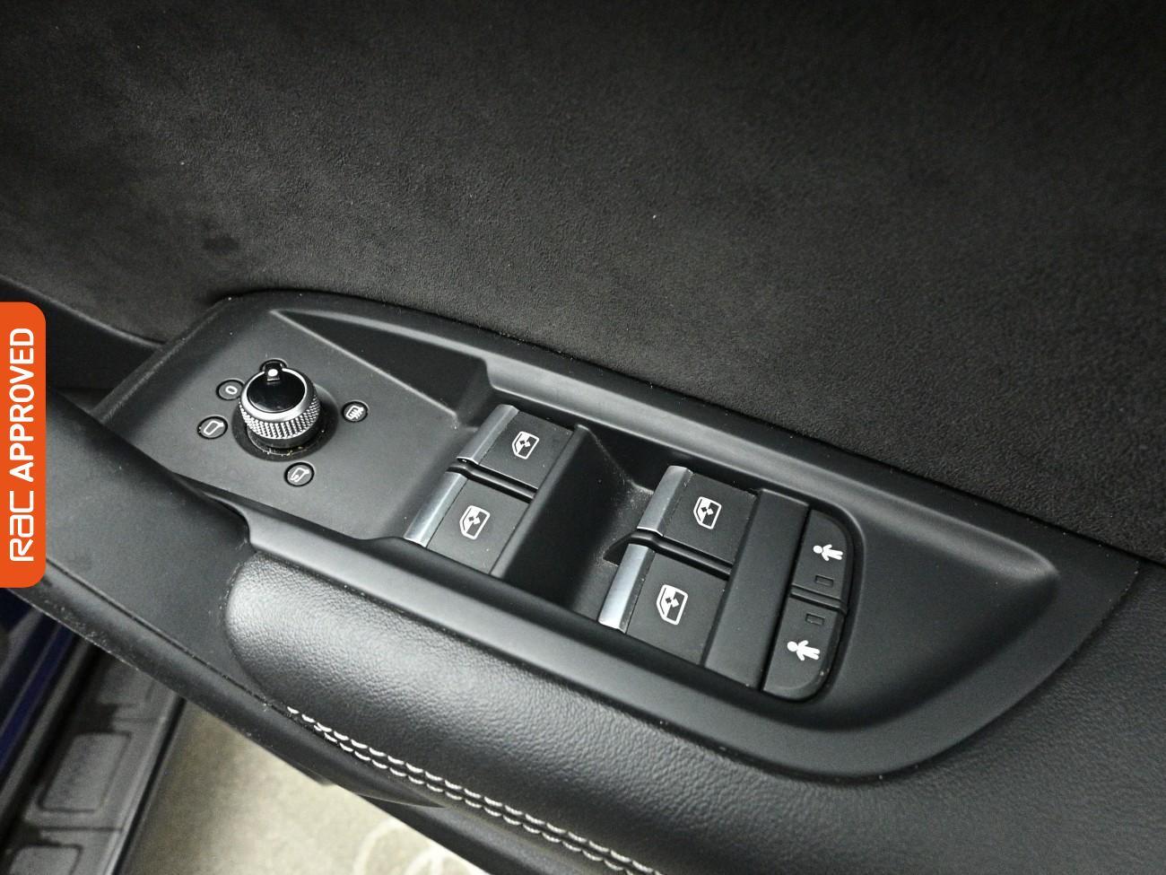 Audi SQ5 view 26