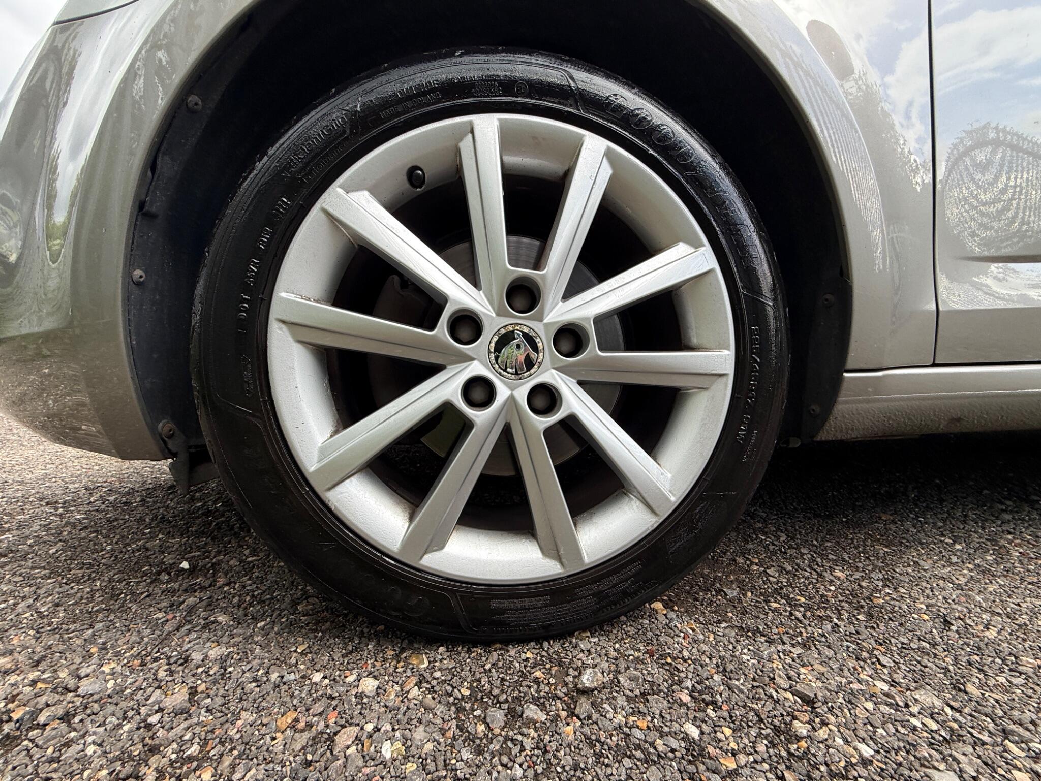 2014 Skoda Octavia image 36