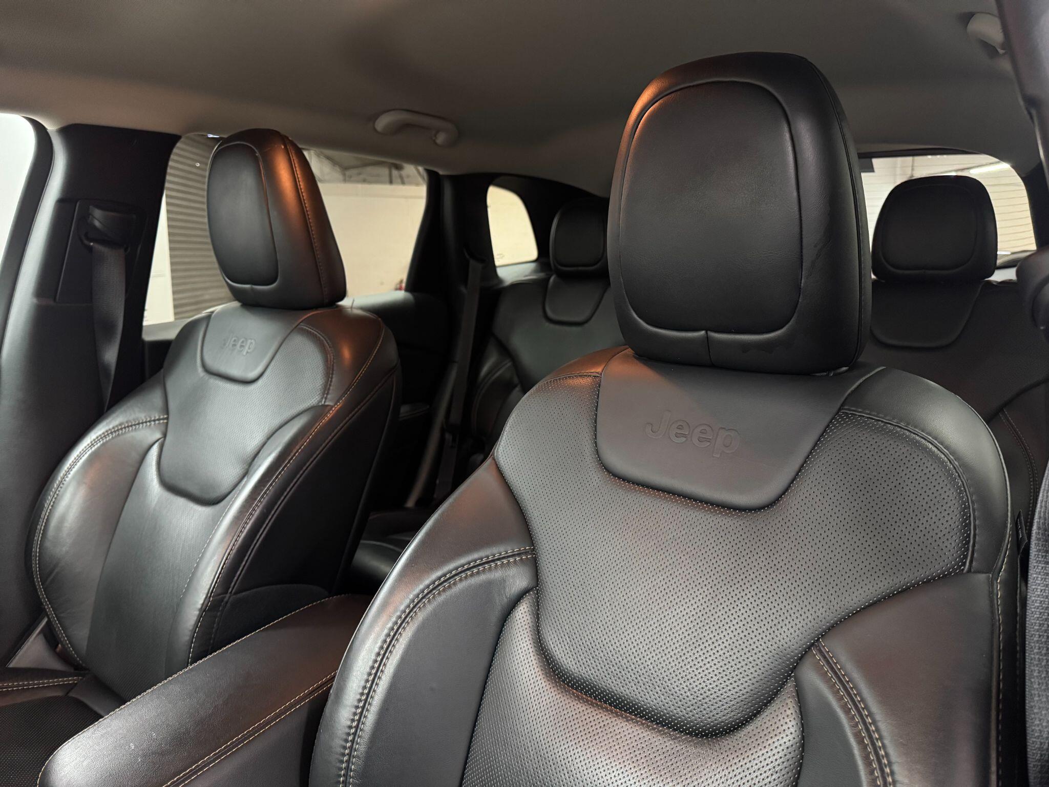 Jeep Cherokee view 56