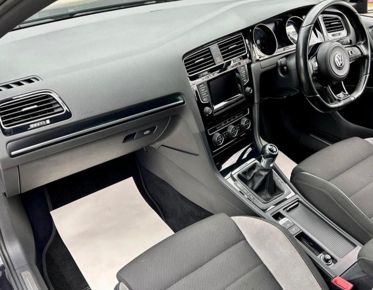 Volkswagen Golf view 11