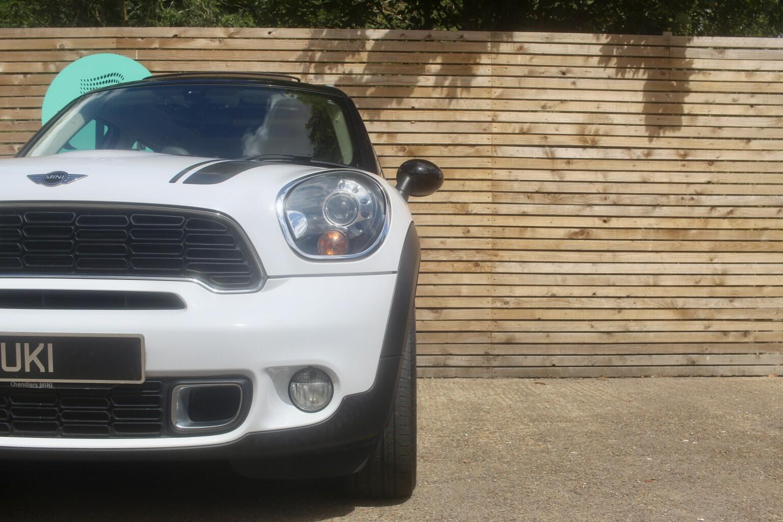Mini Countryman view 30