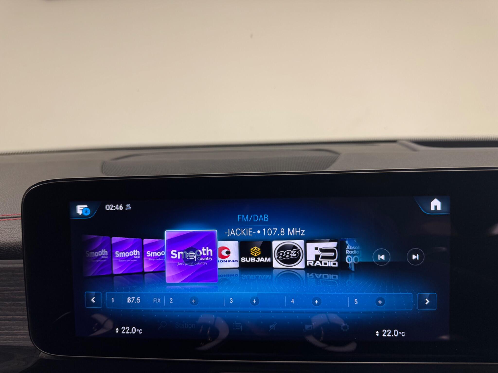 Mercedes-Benz Eqb view 19