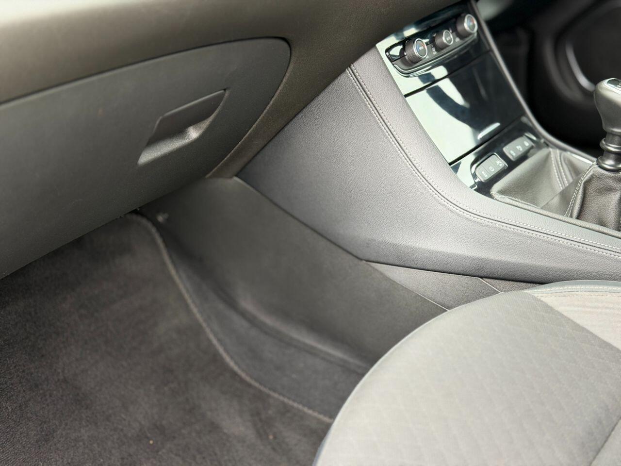 Vauxhall Grandland X view 144