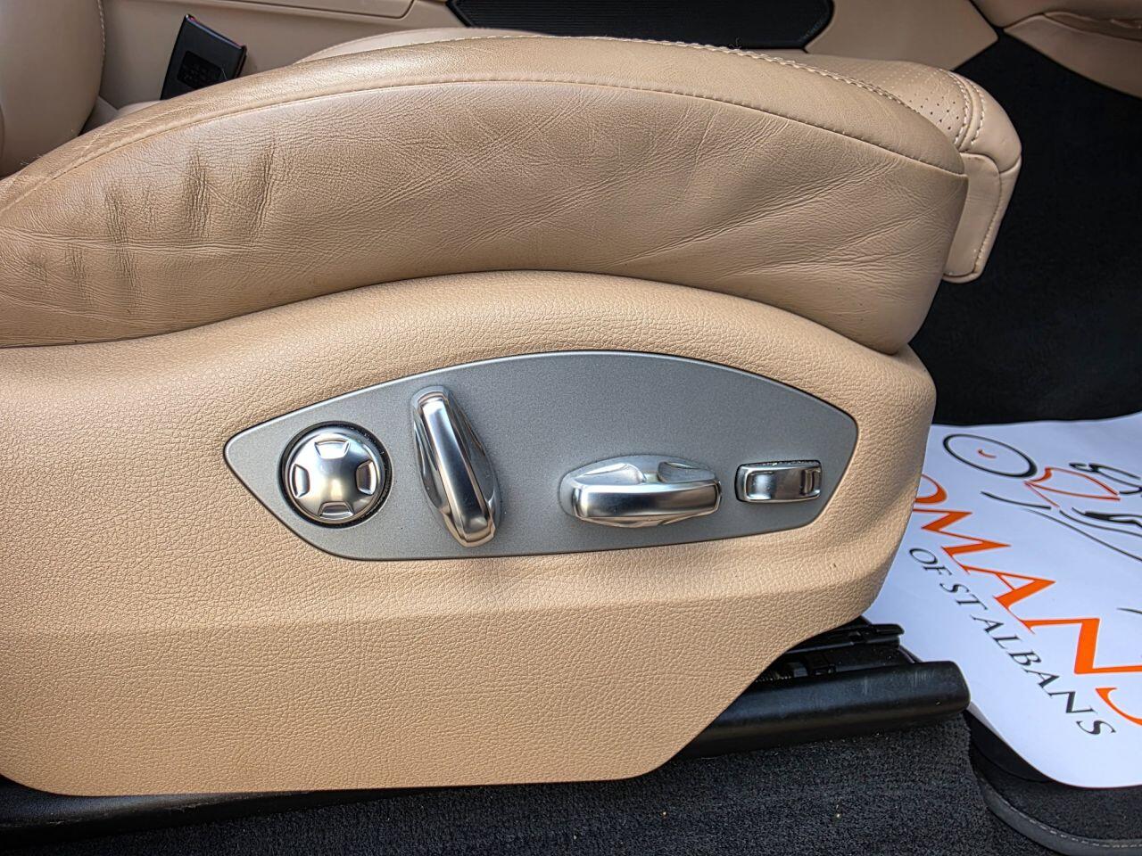Porsche Macan view 30