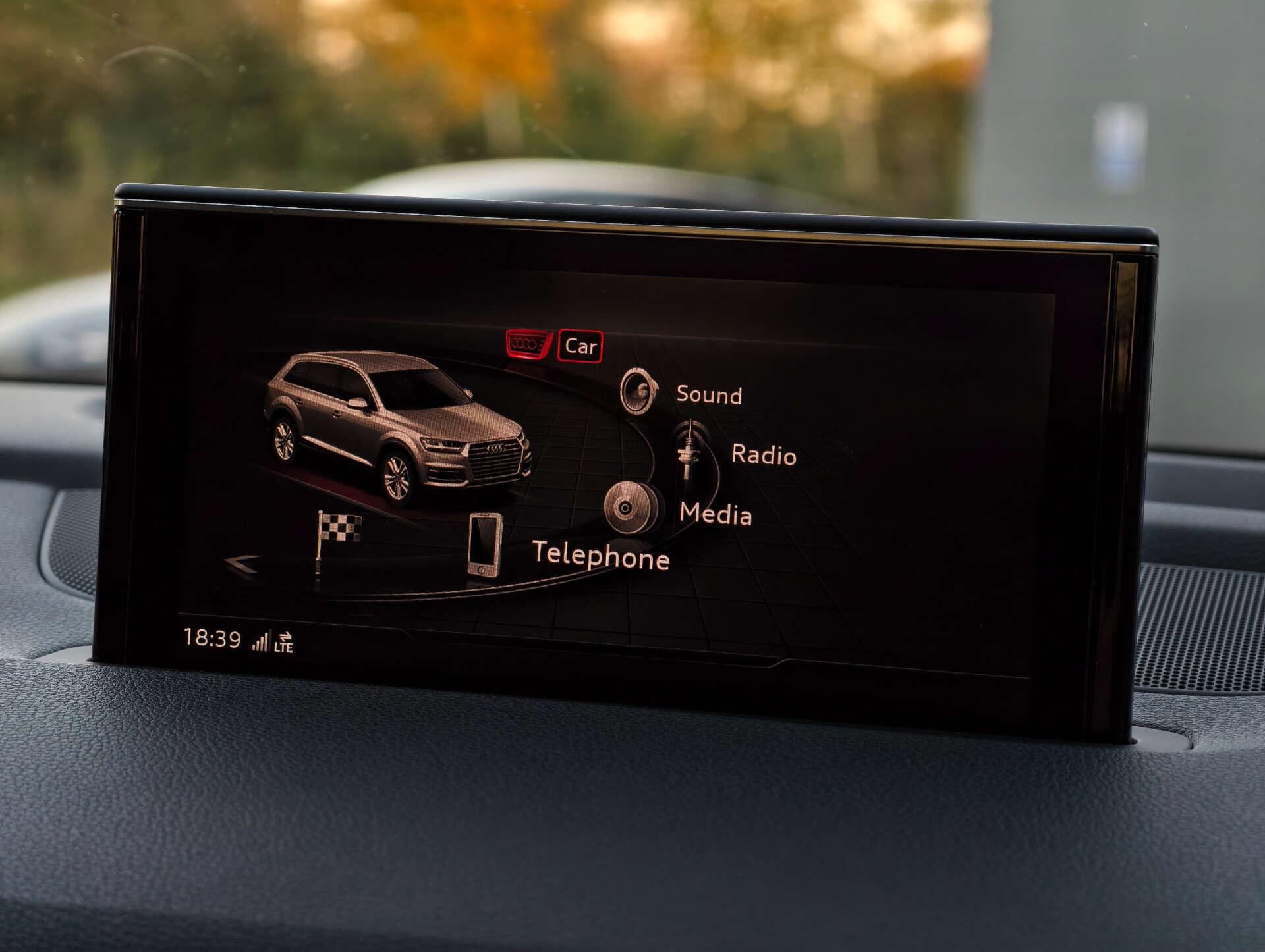 Audi SQ7 view 44