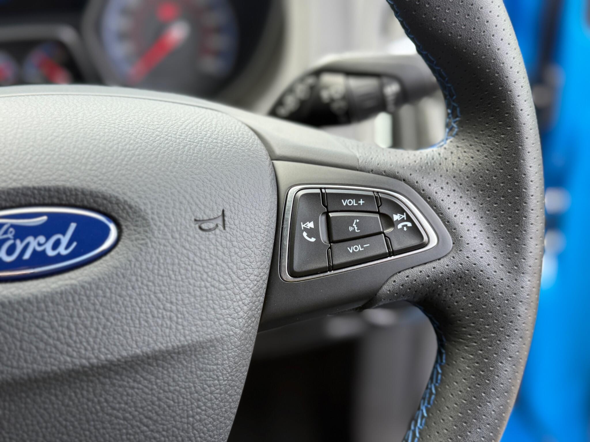 Ford Focus view 71
