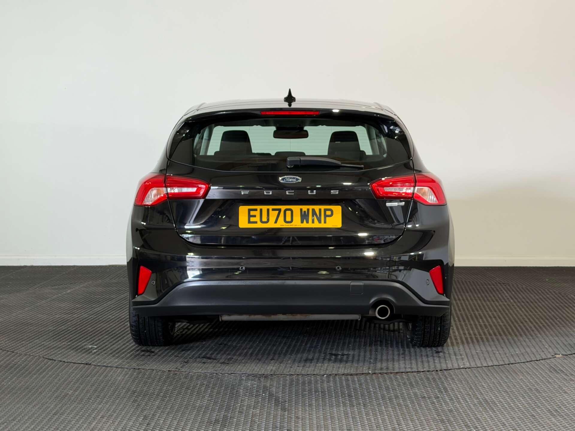 Ford Focus view 6