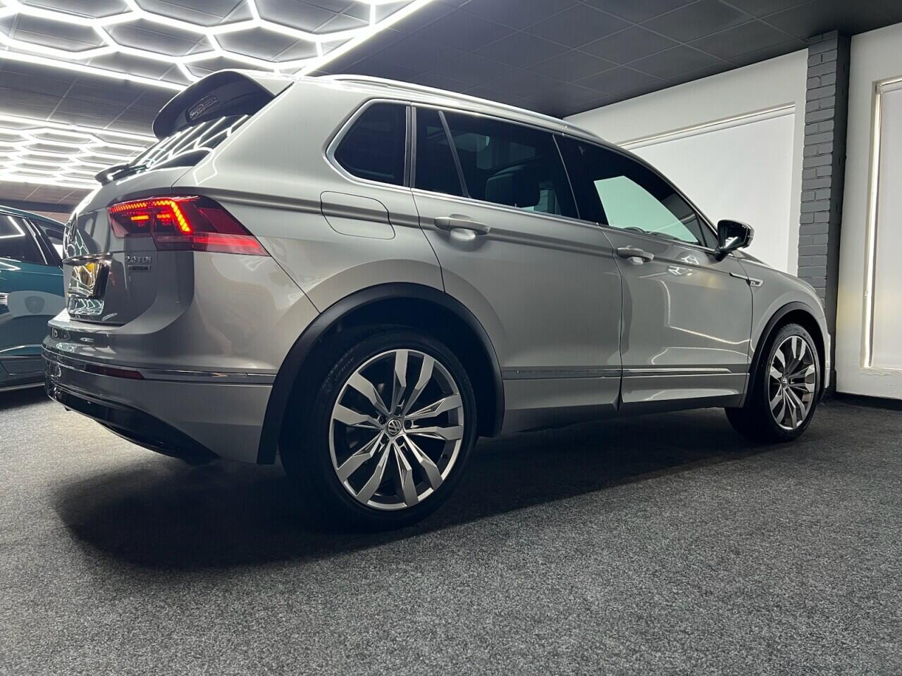 Volkswagen Tiguan view 14